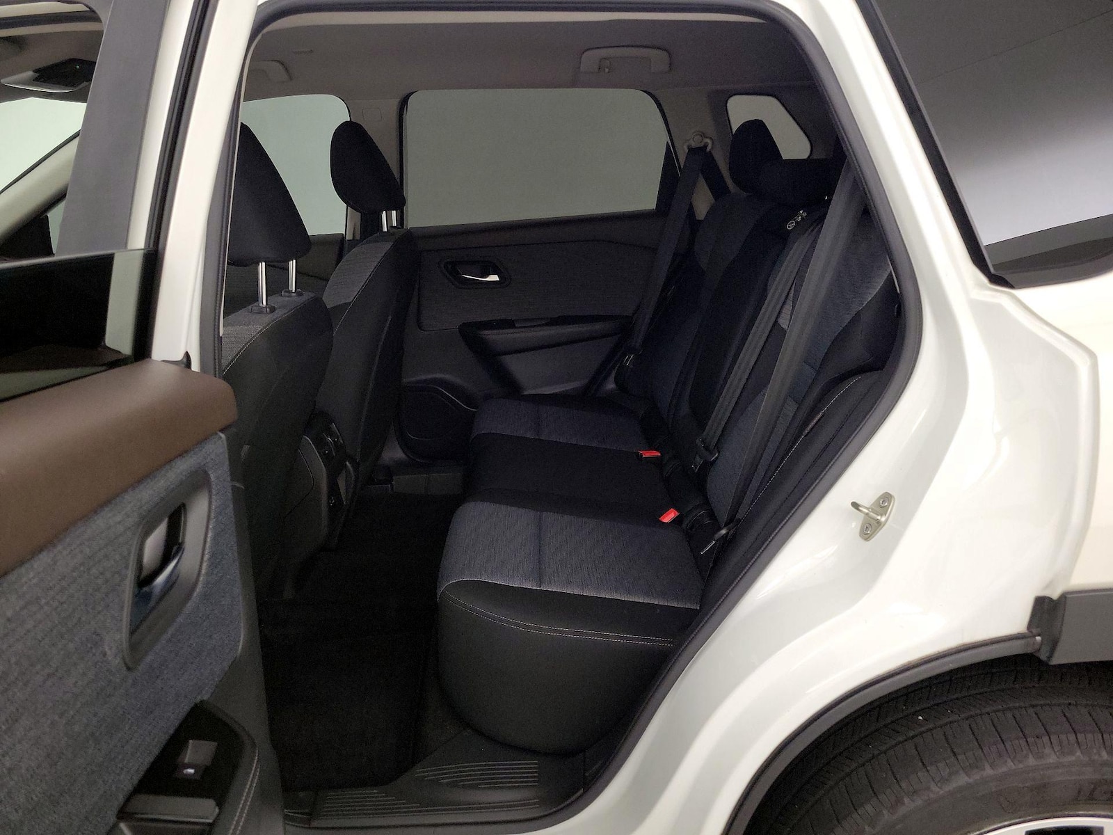 2023 Nissan Rogue SV - Photo 20