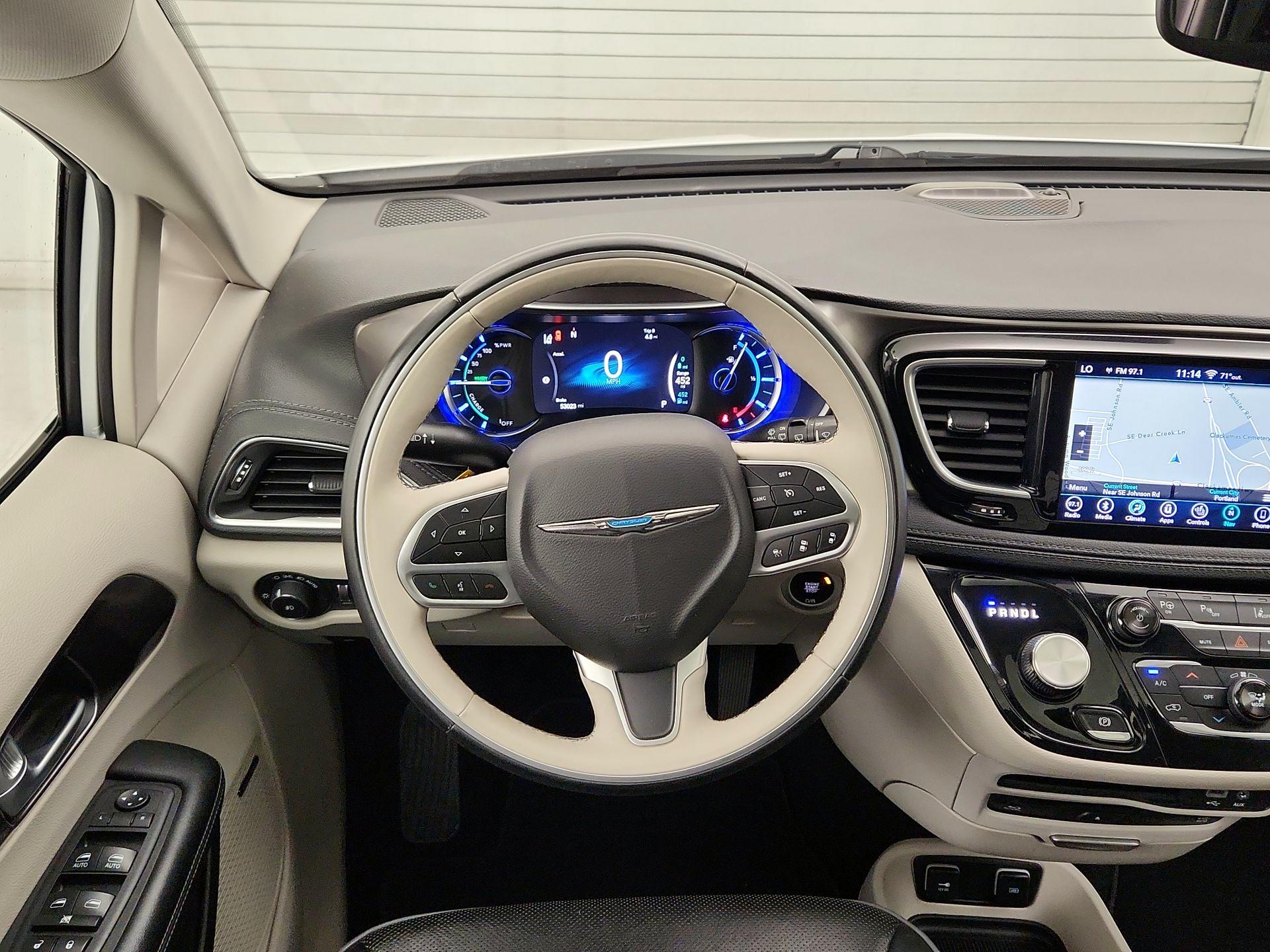 Thumbnail: 2018 Chrysler Pacifica - 10
