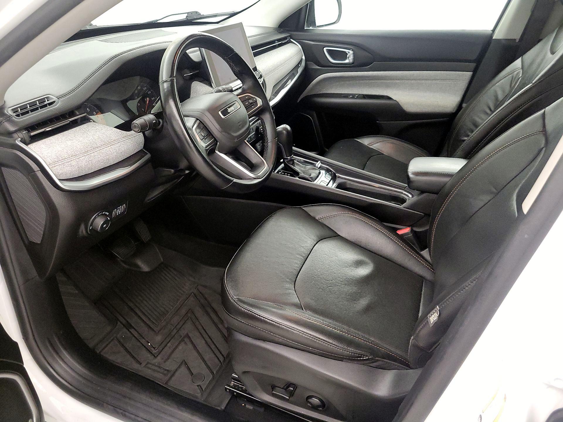 Thumbnail: 2022 Jeep Compass - 11