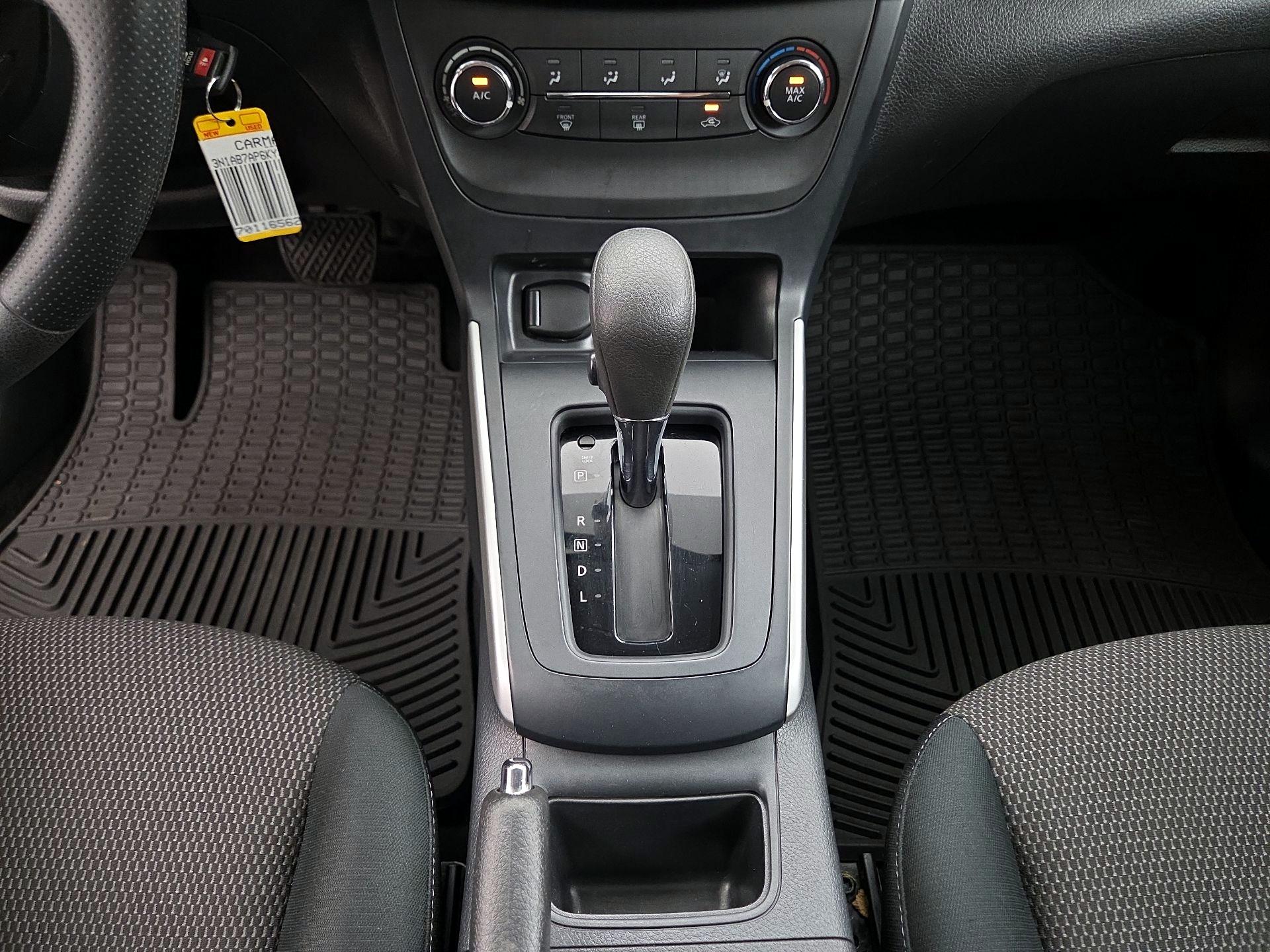 Thumbnail: 2019 Nissan Sentra - 17