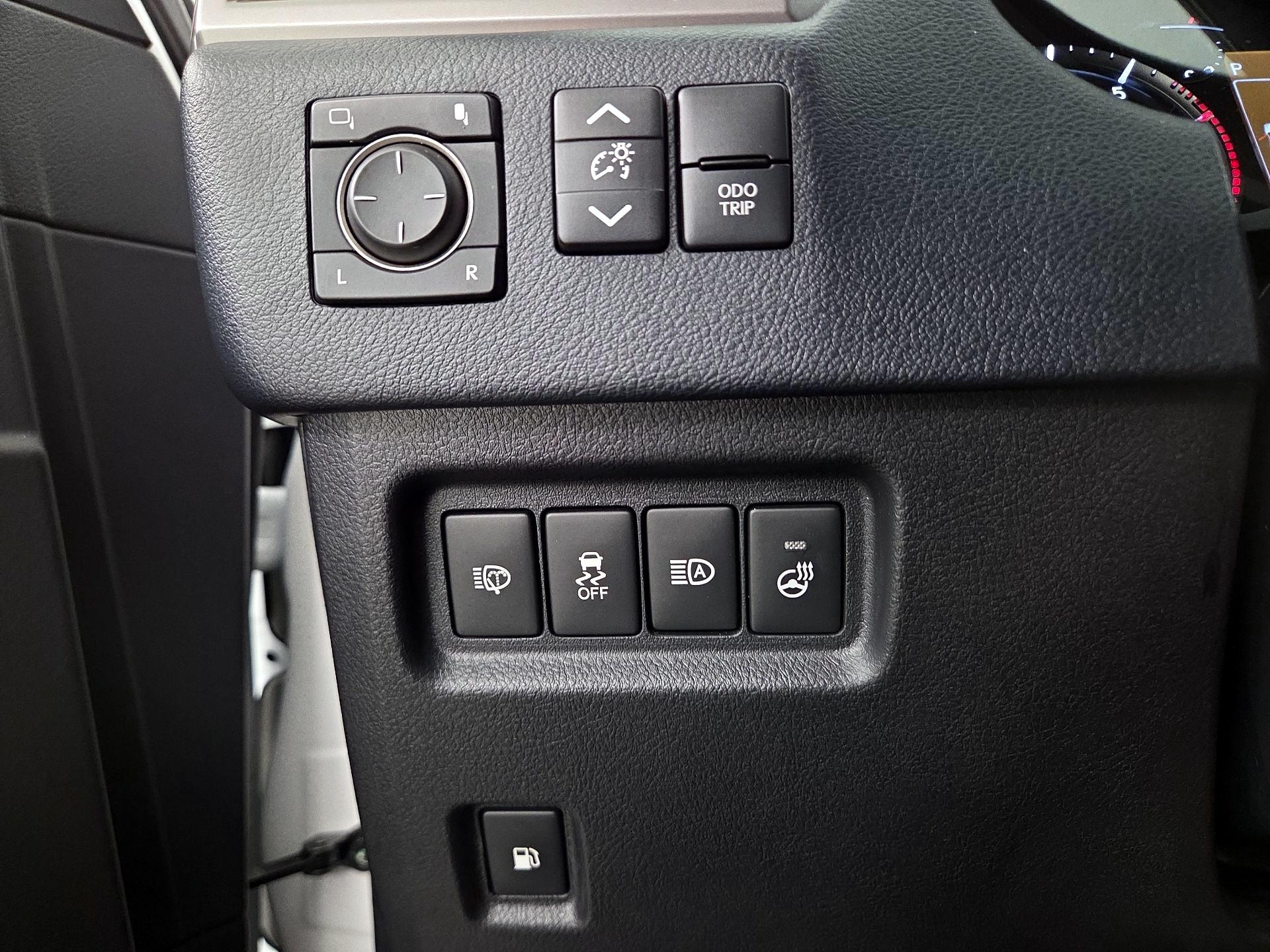 Thumbnail: 2023 Lexus GX - 13