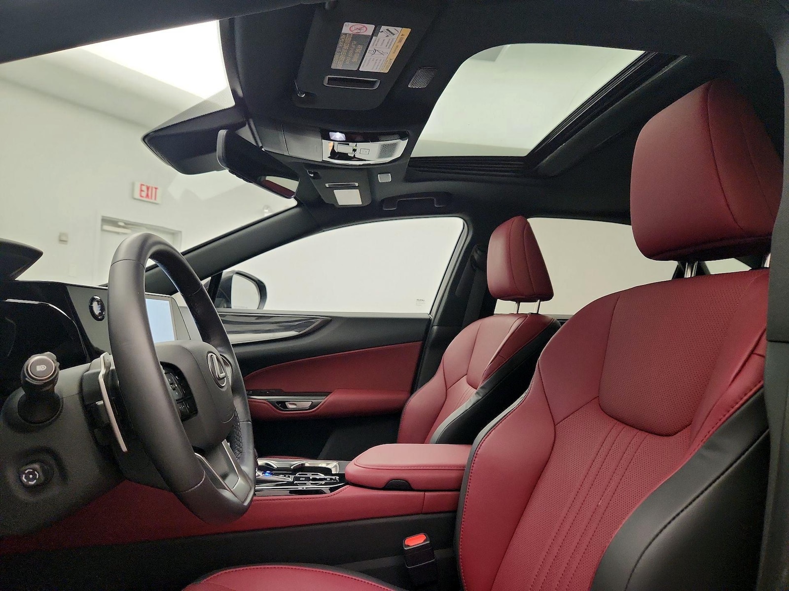2025 Lexus NX 250 - Photo 19
