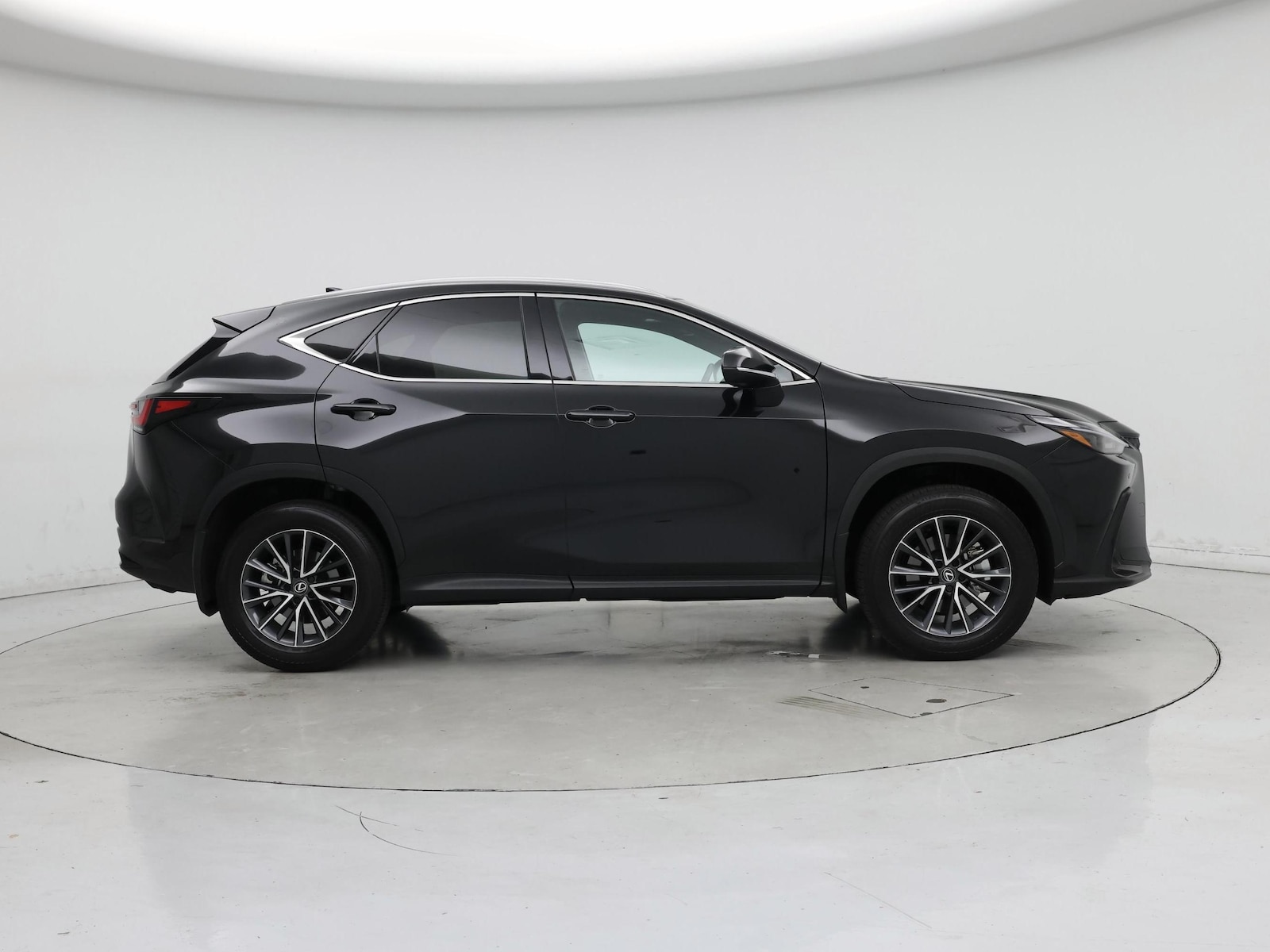 2025 Lexus NX 250 - Photo 8