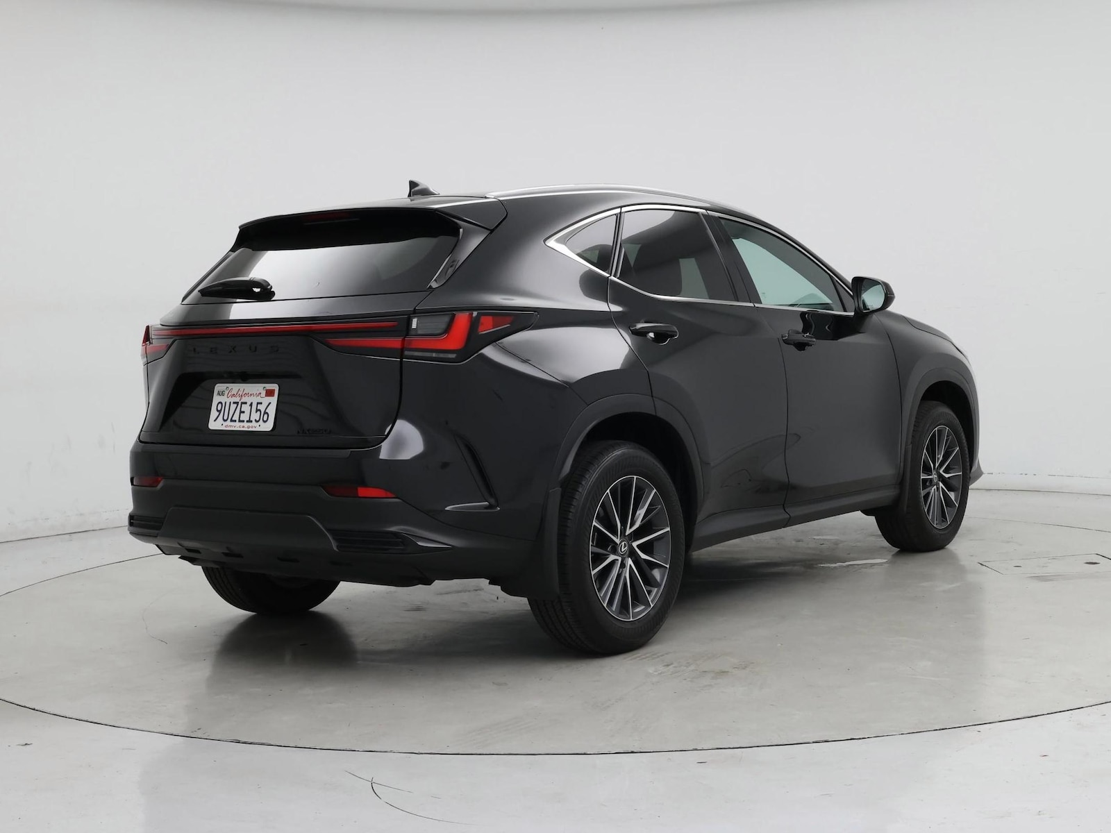 2025 Lexus NX 250 - Photo 9
