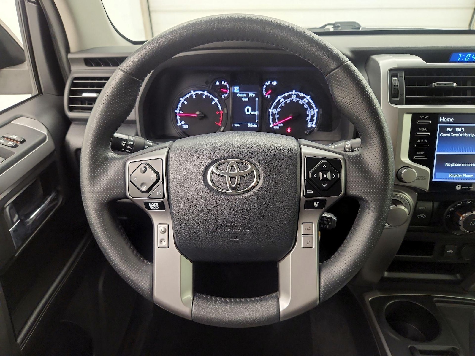 2020 Toyota 4Runner SR5 - Photo 11