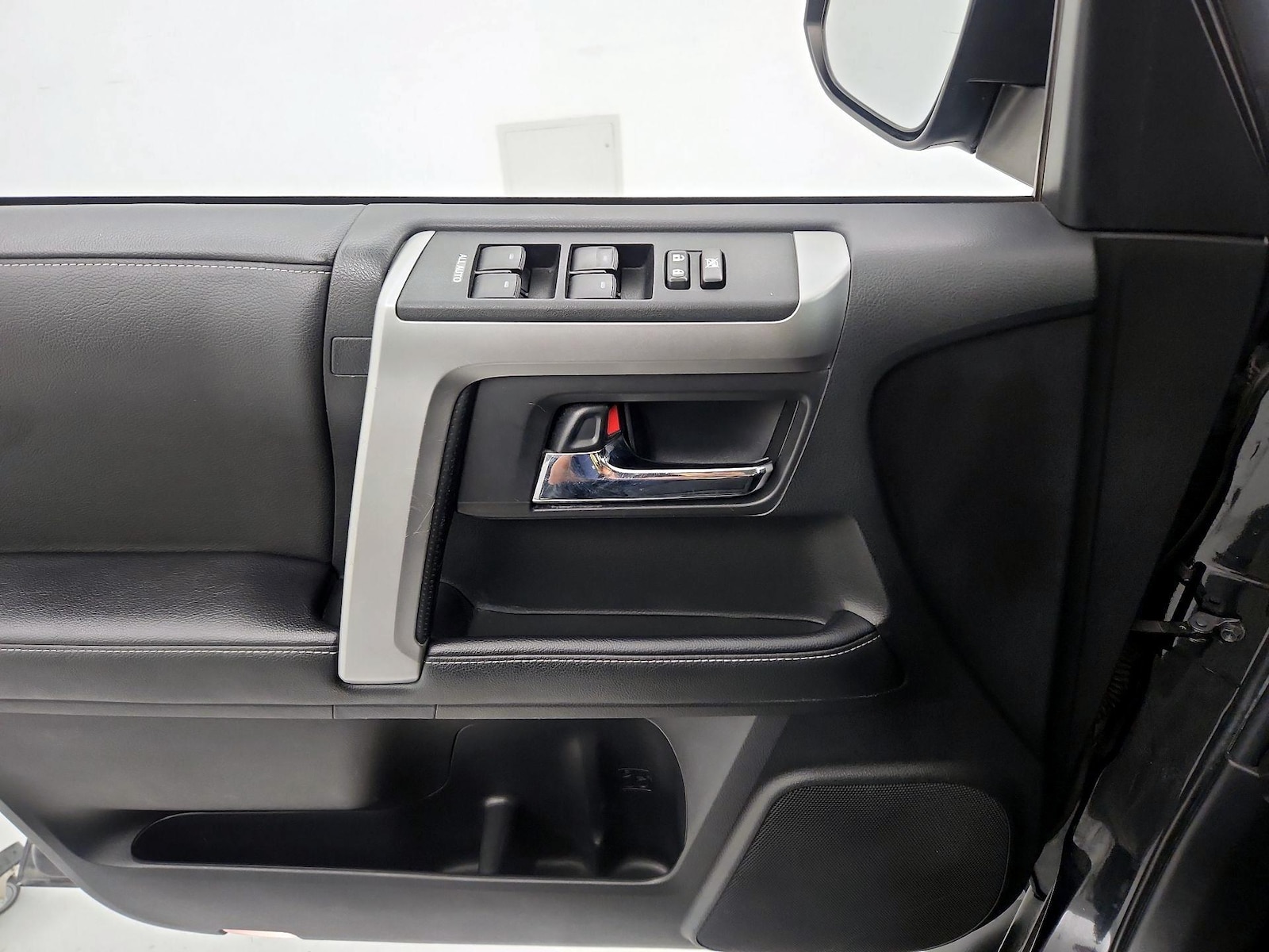 2020 Toyota 4Runner SR5 - Photo 13