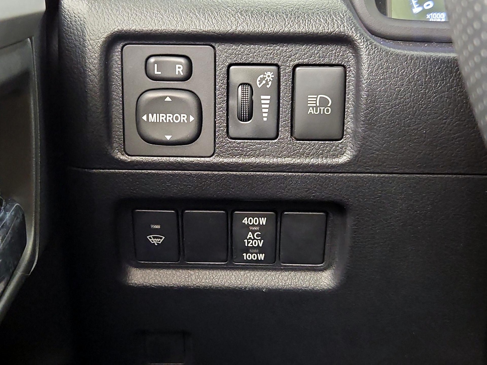 2020 Toyota 4Runner SR5 - Photo 14