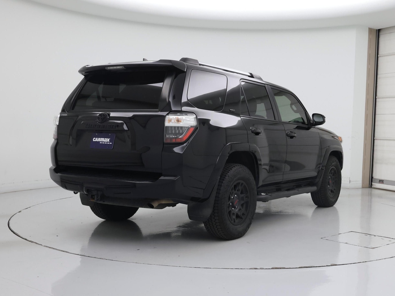 2020 Toyota 4Runner SR5 - Photo 9