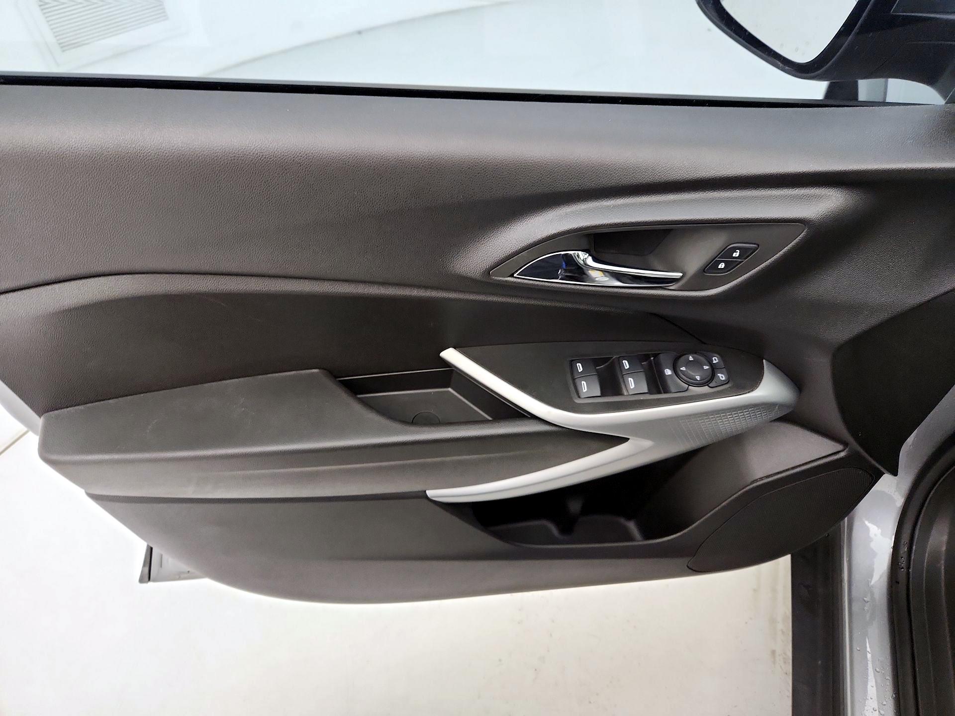 Thumbnail: 2025 Chevrolet Trax - 12