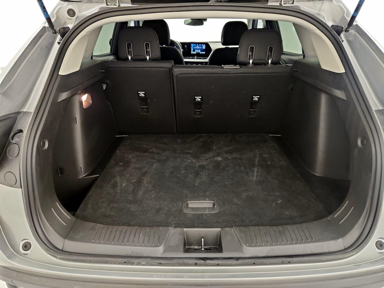 2025 Chevrolet Trax LS - Photo 21