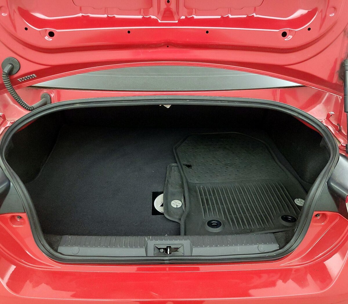 Trunk/Cargo (Seats Up)