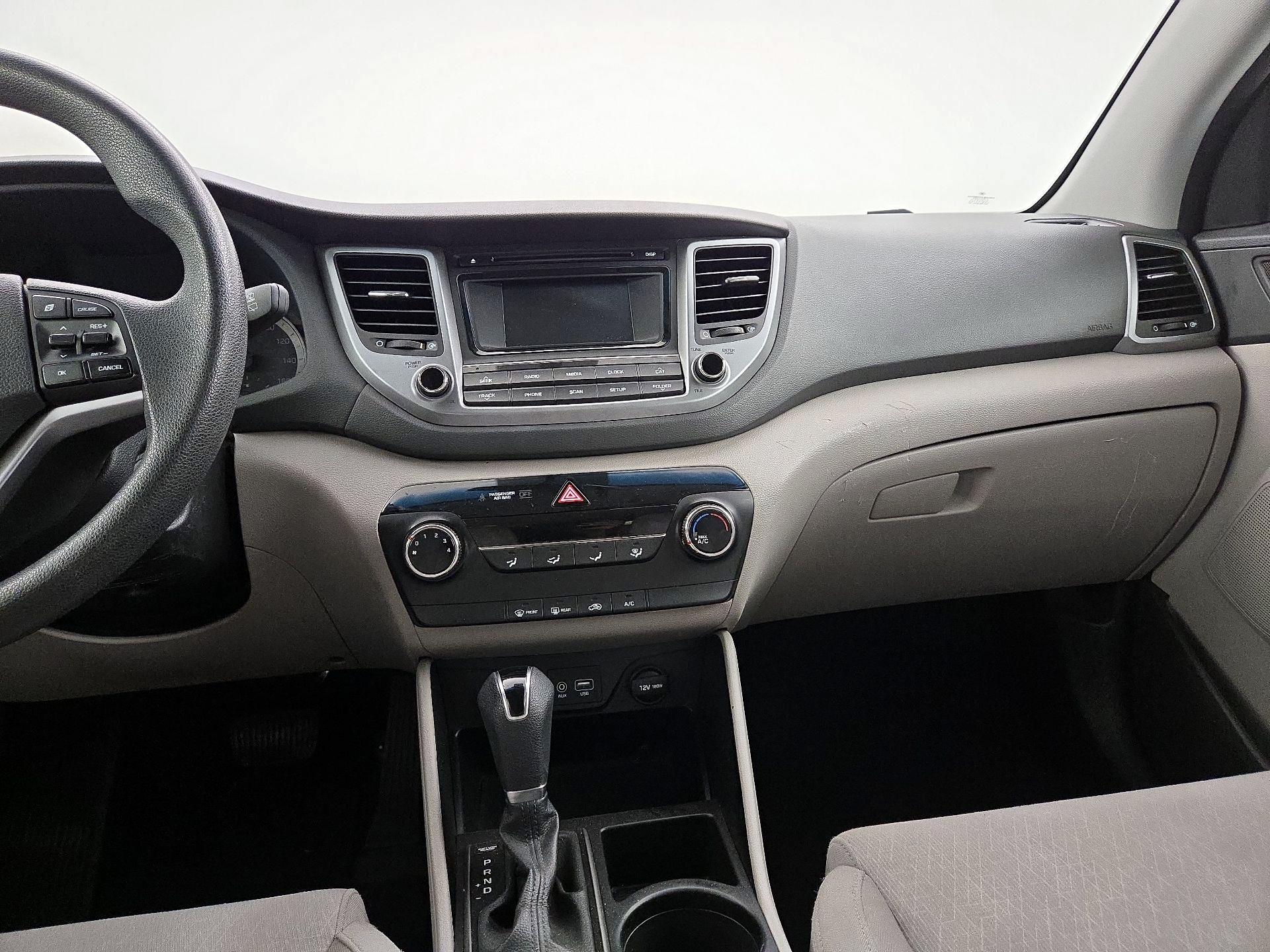 Thumbnail: 2017 Hyundai Tucson - 9