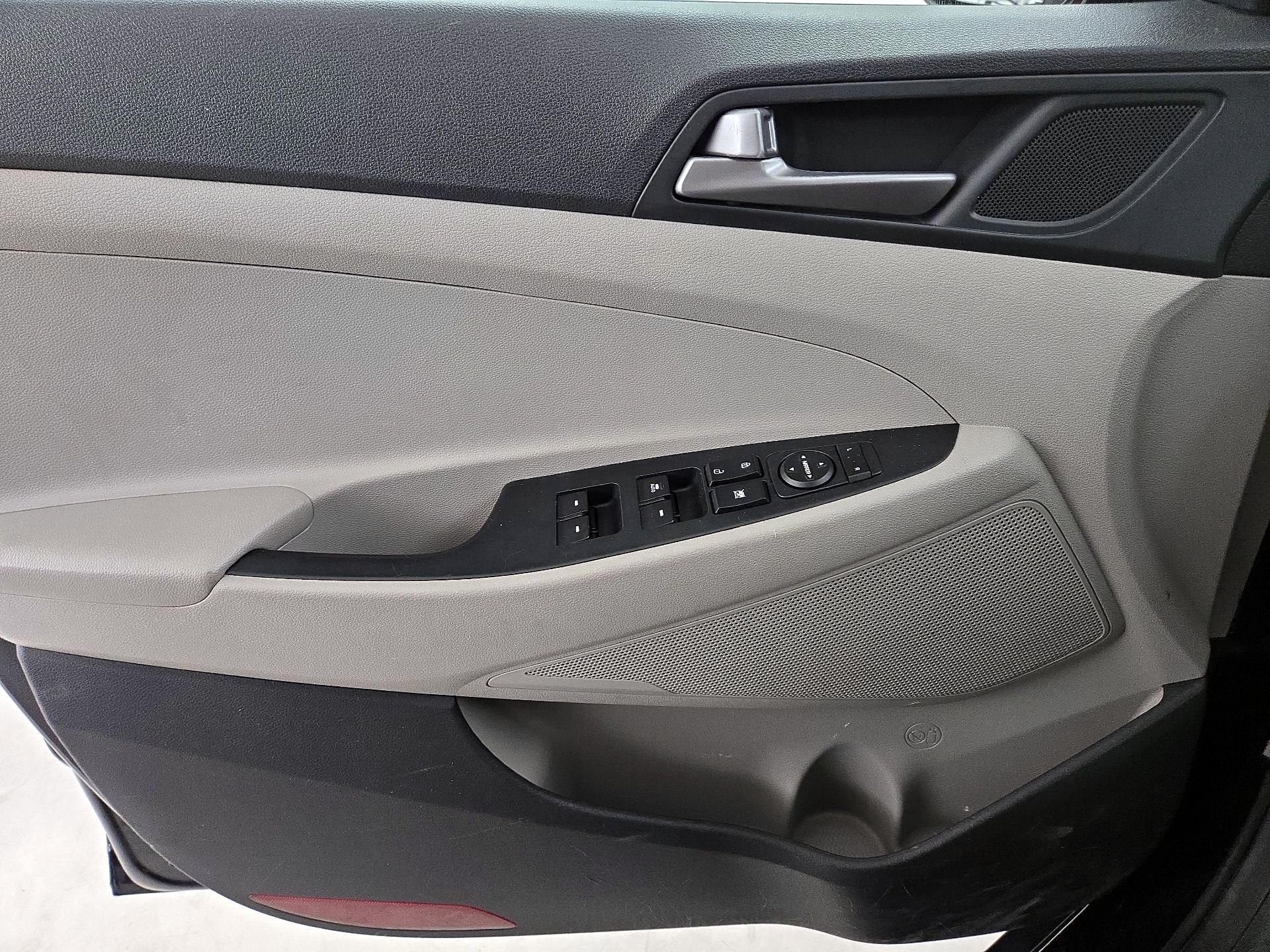 Thumbnail: 2017 Hyundai Tucson - 12