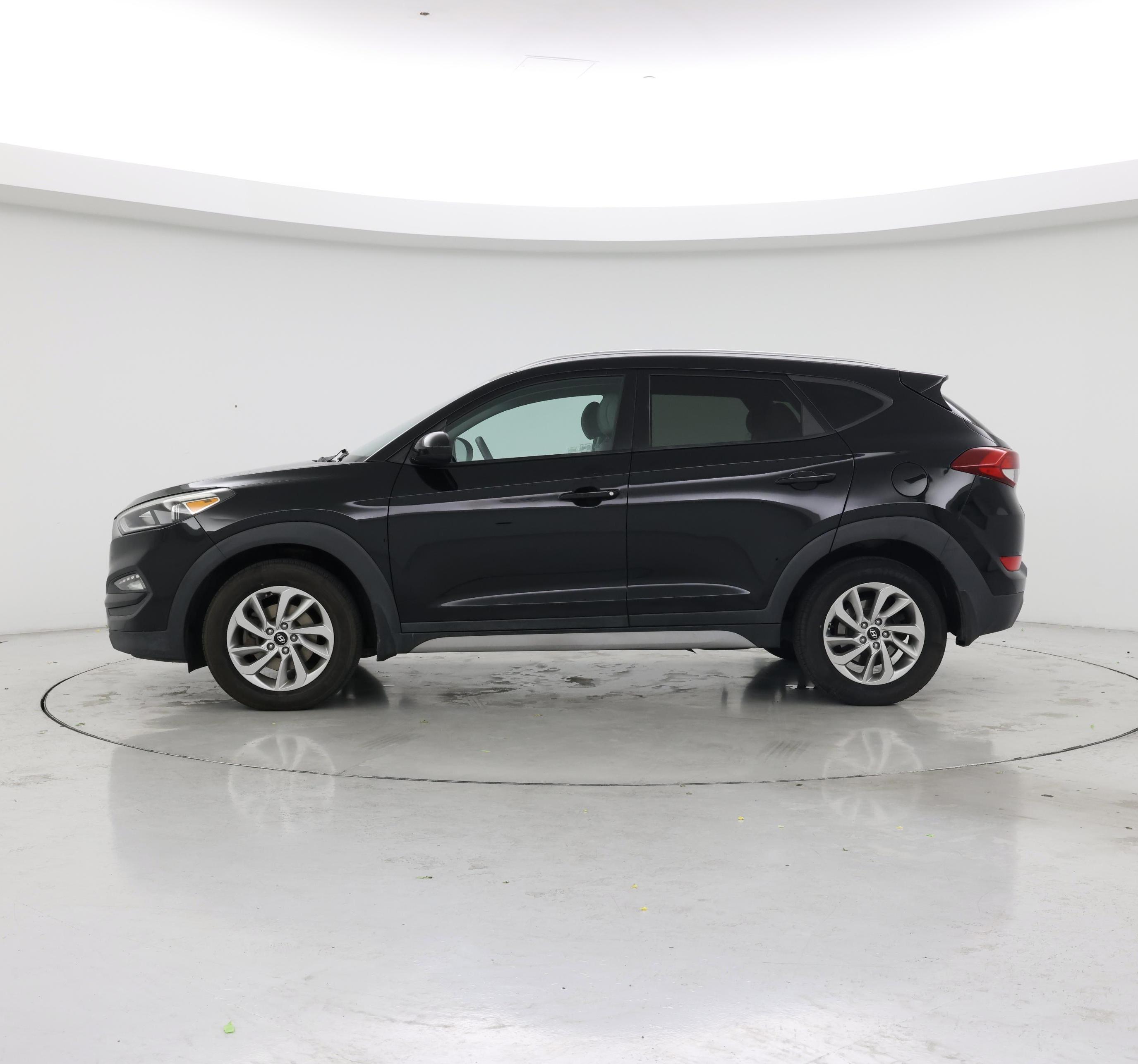 Thumbnail: 2017 Hyundai Tucson - 3