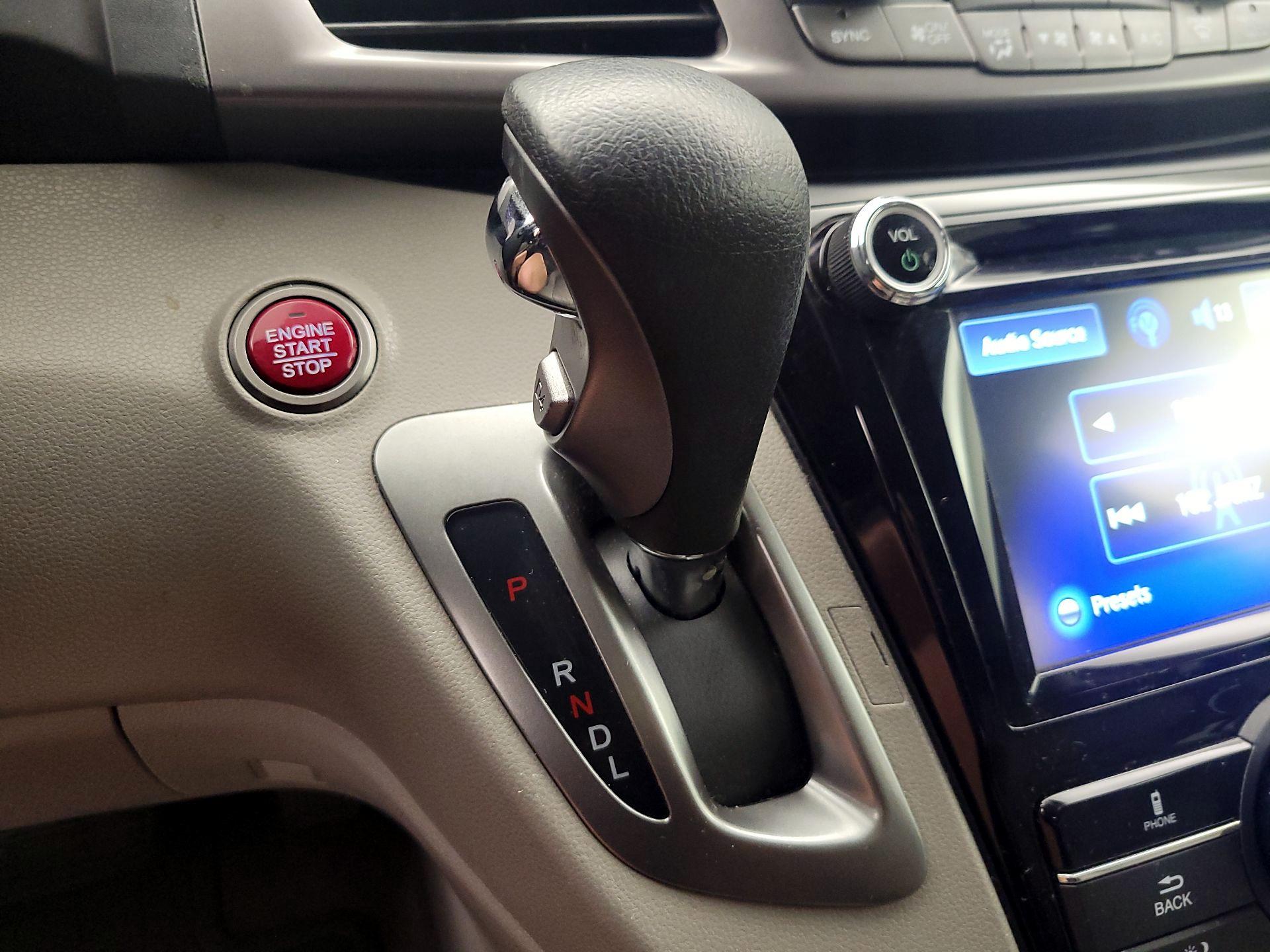 Thumbnail: 2015 Honda Odyssey - 17