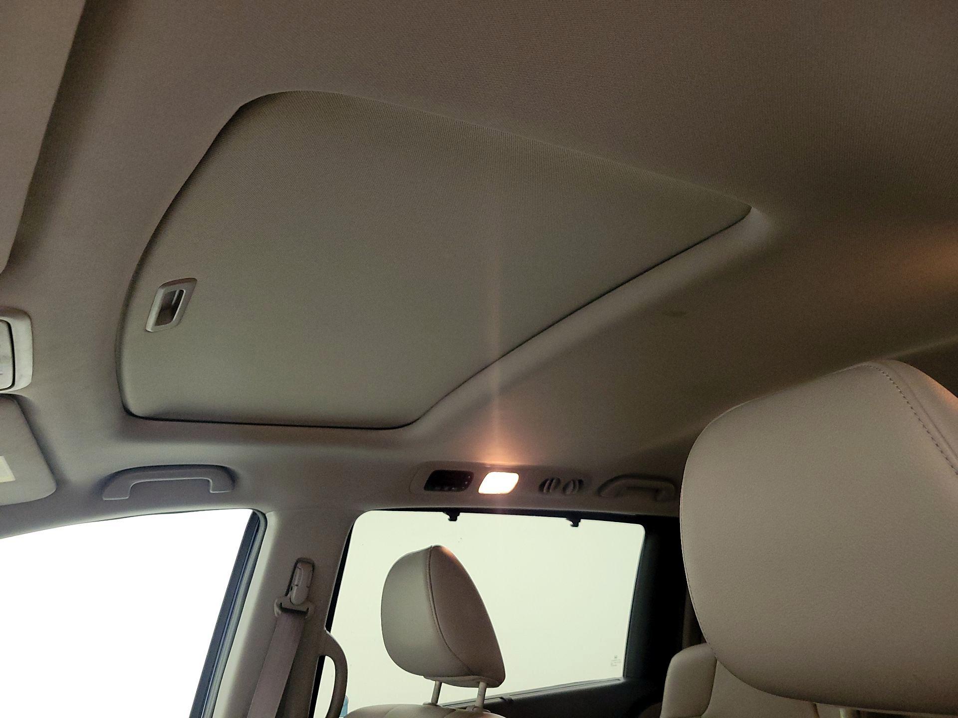 Thumbnail: 2015 Honda Odyssey - 19