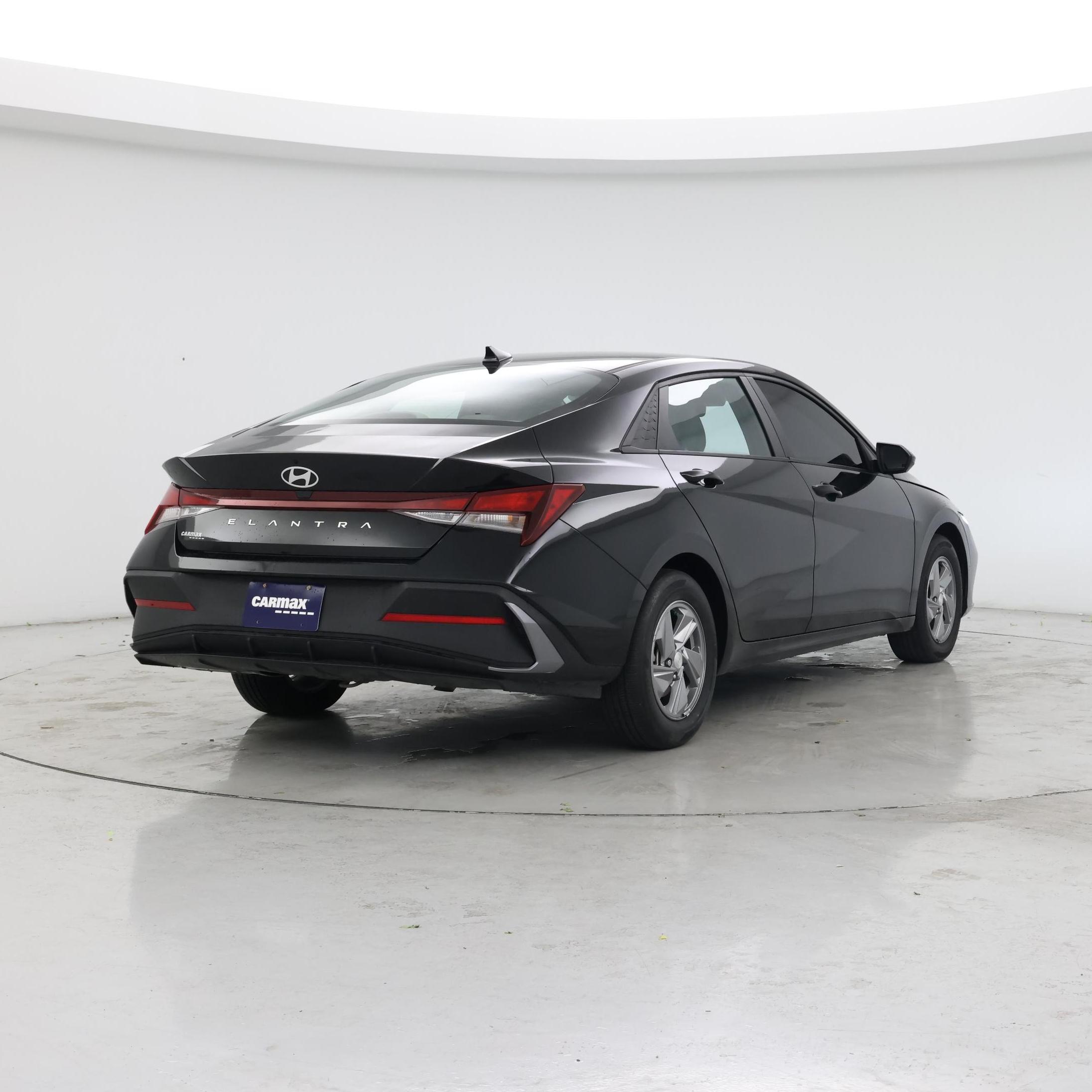 Thumbnail: 2024 Hyundai Elantra - 8