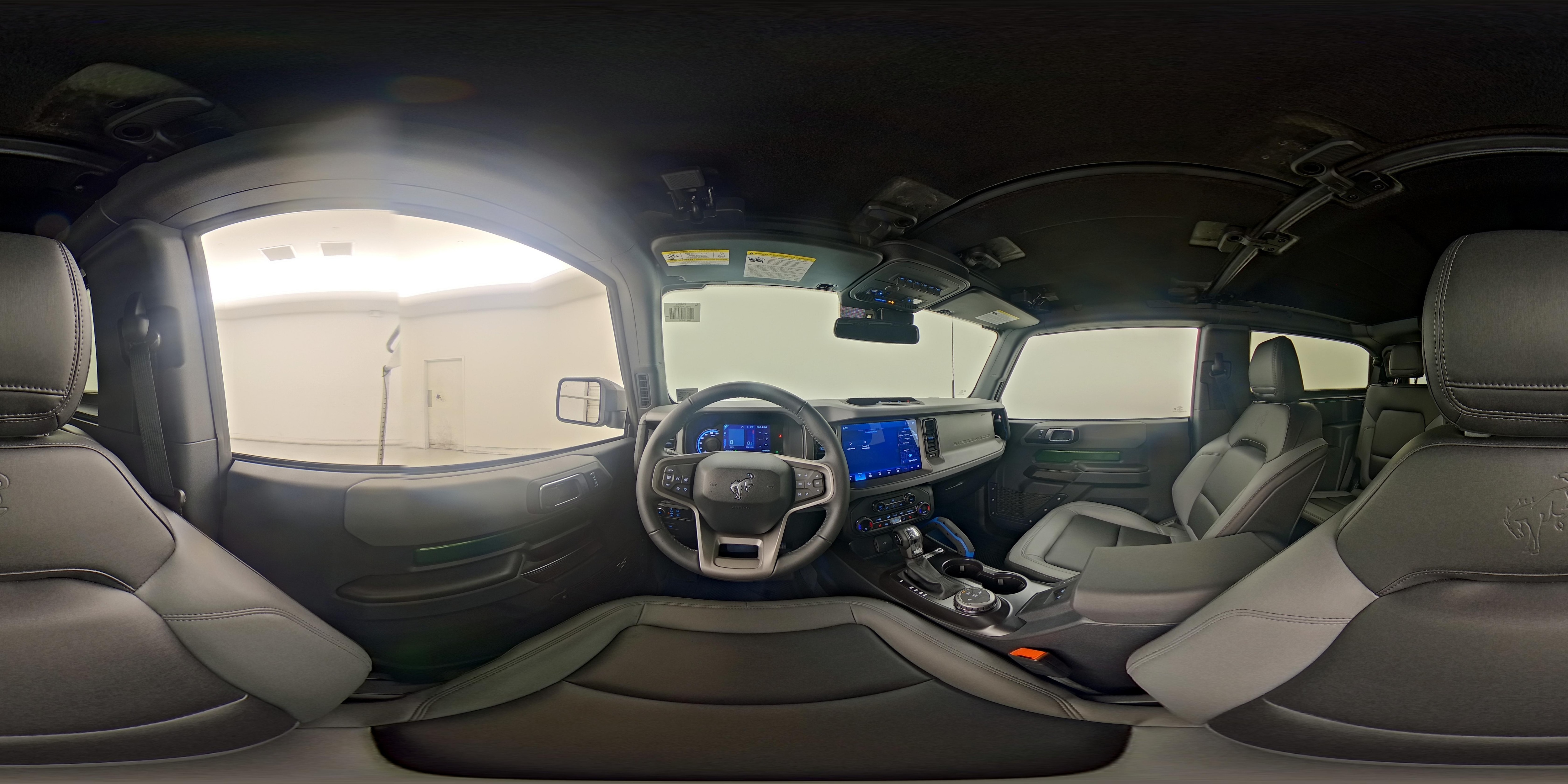 2024 Ford Bronco 2-Door Black Diamond - Photo 26