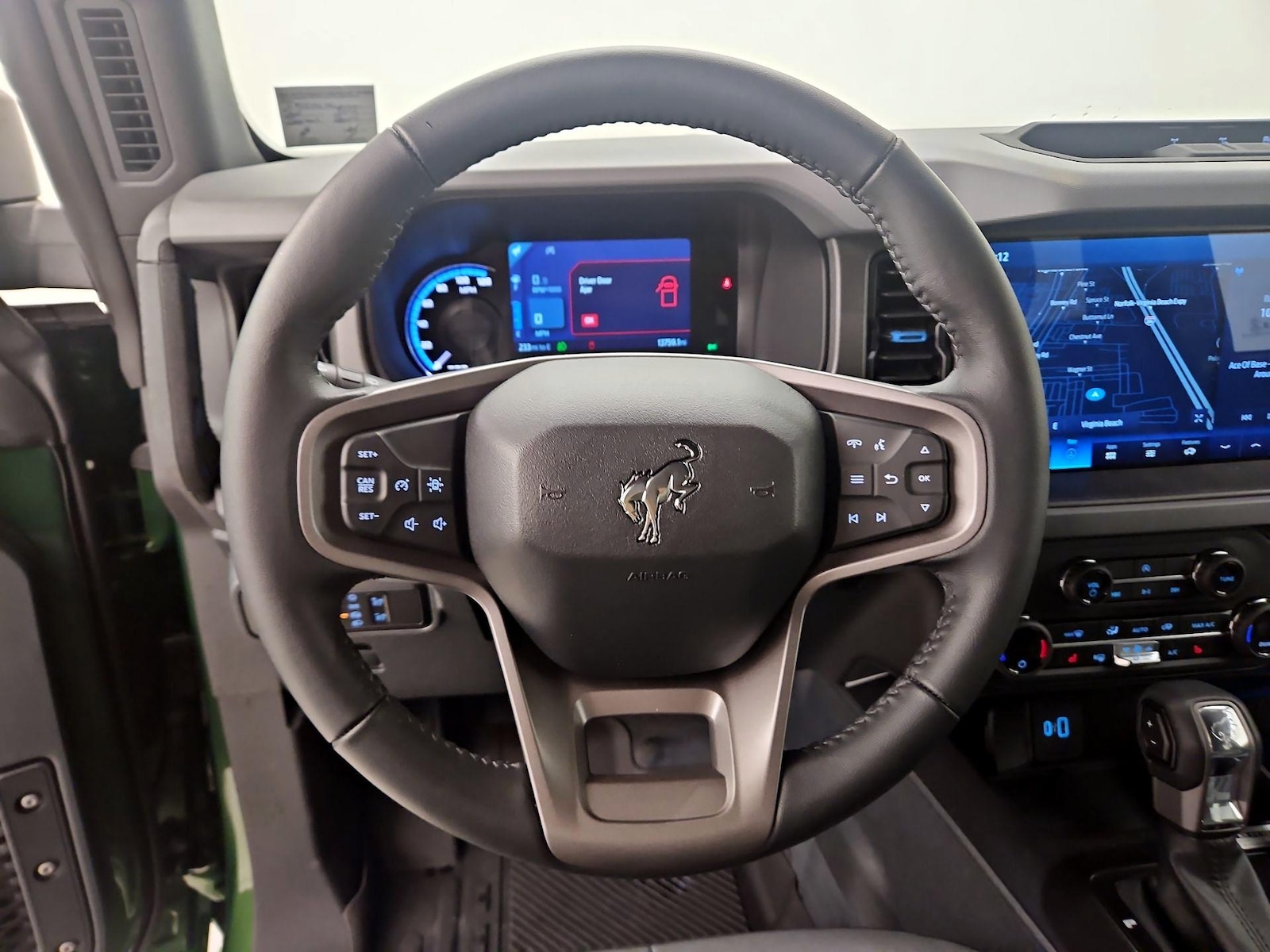 2024 Ford Bronco 2-Door Black Diamond - Photo 11
