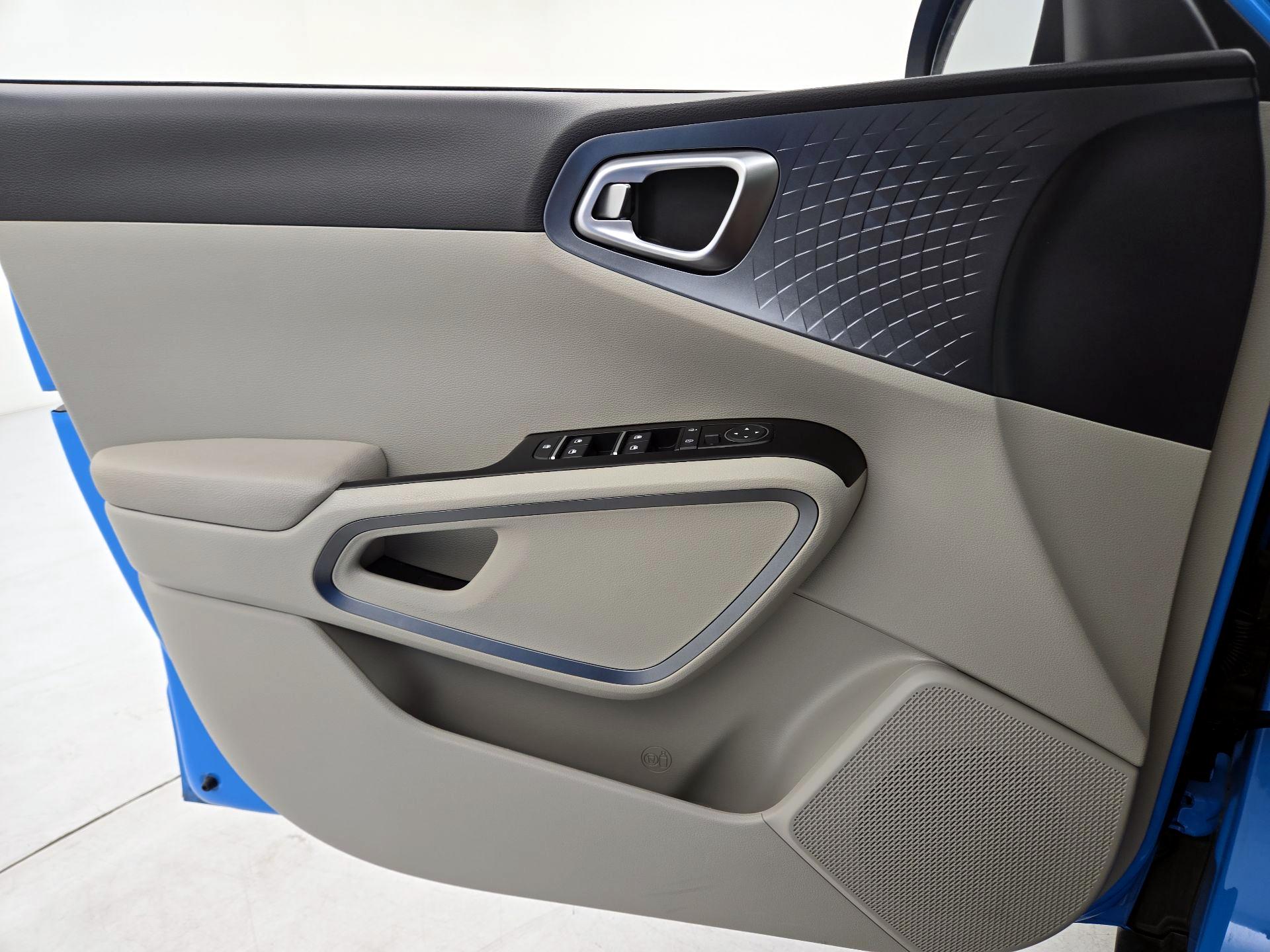 Thumbnail: 2023 Kia Soul - 12