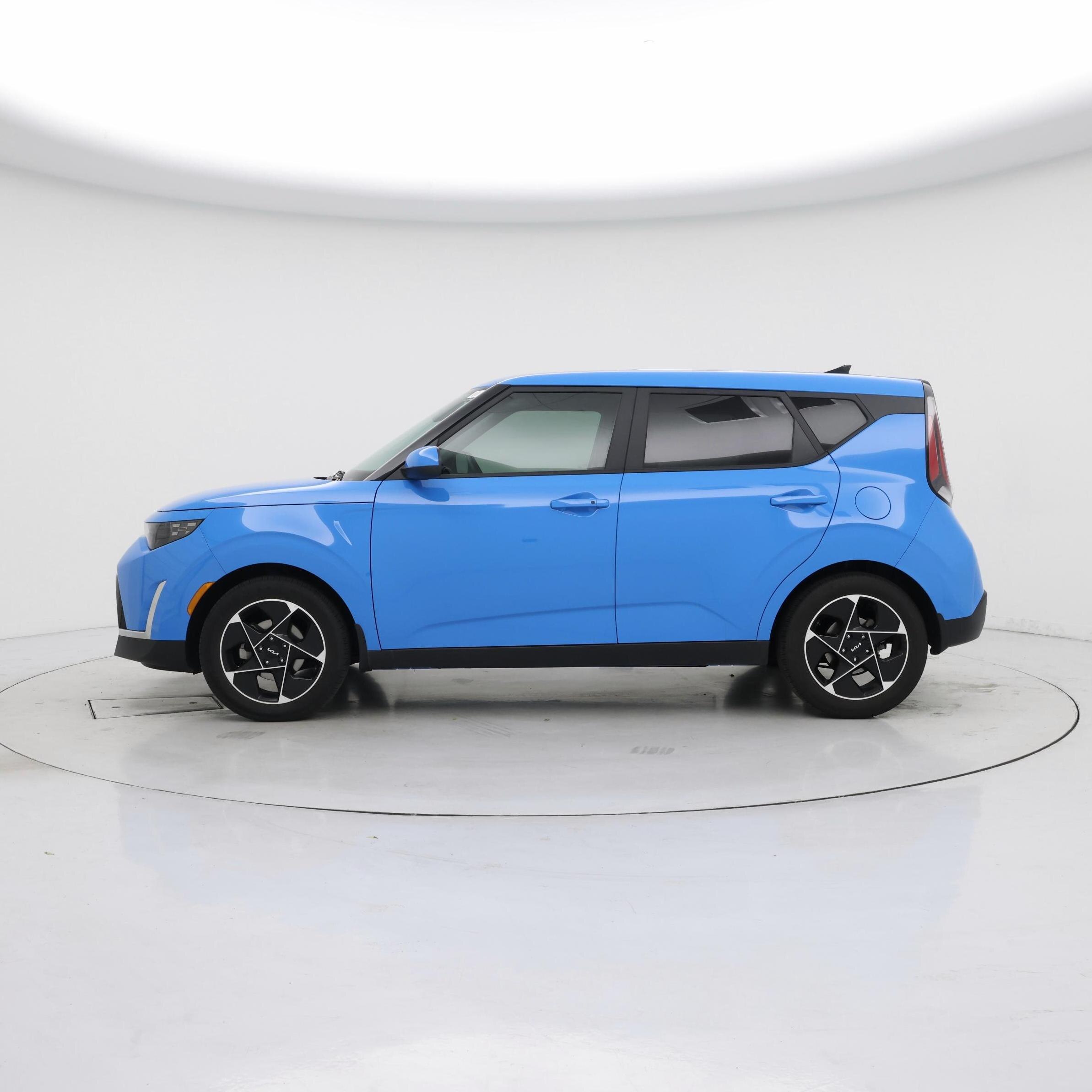 Thumbnail: 2023 Kia Soul - 3