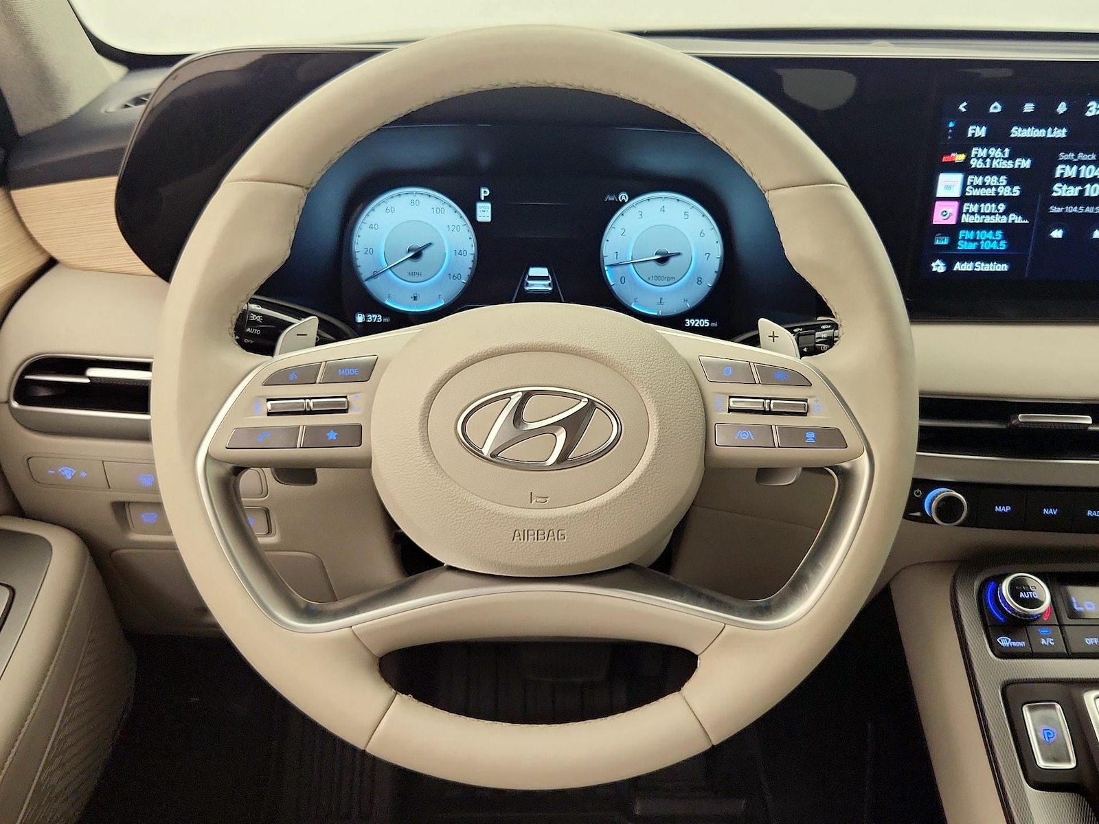 2023 Hyundai Palisade Limited - Photo 11