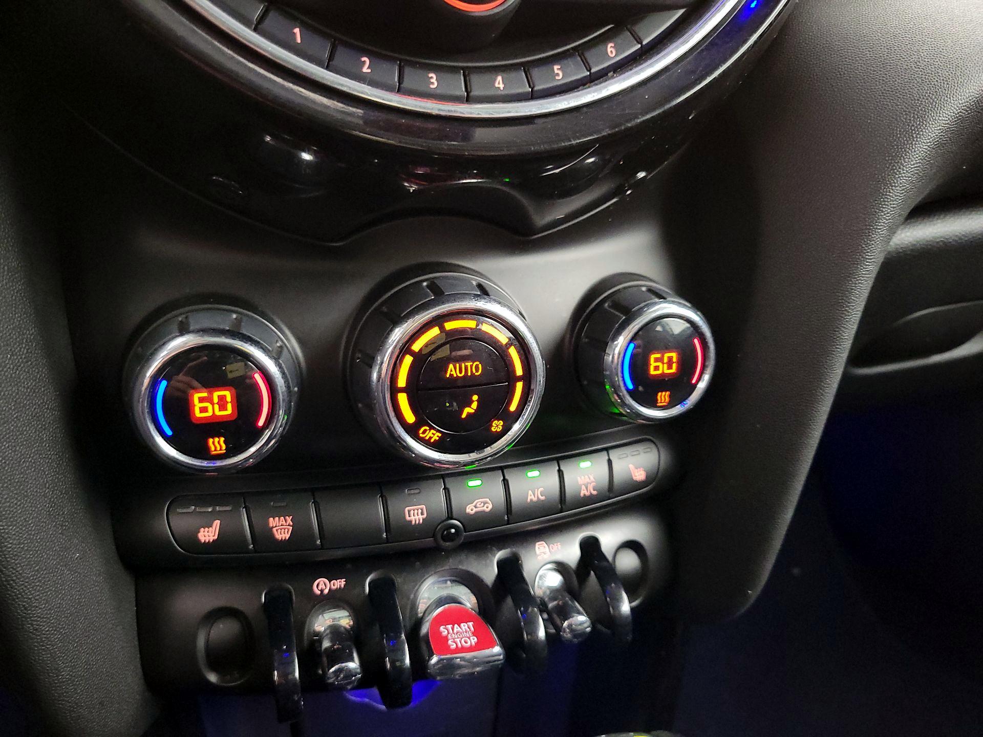 Thumbnail: 2019 MINI Cooper Hardtop - 16