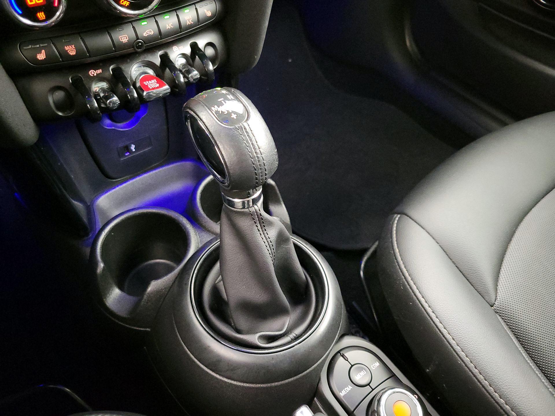 Thumbnail: 2019 MINI Cooper Hardtop - 17