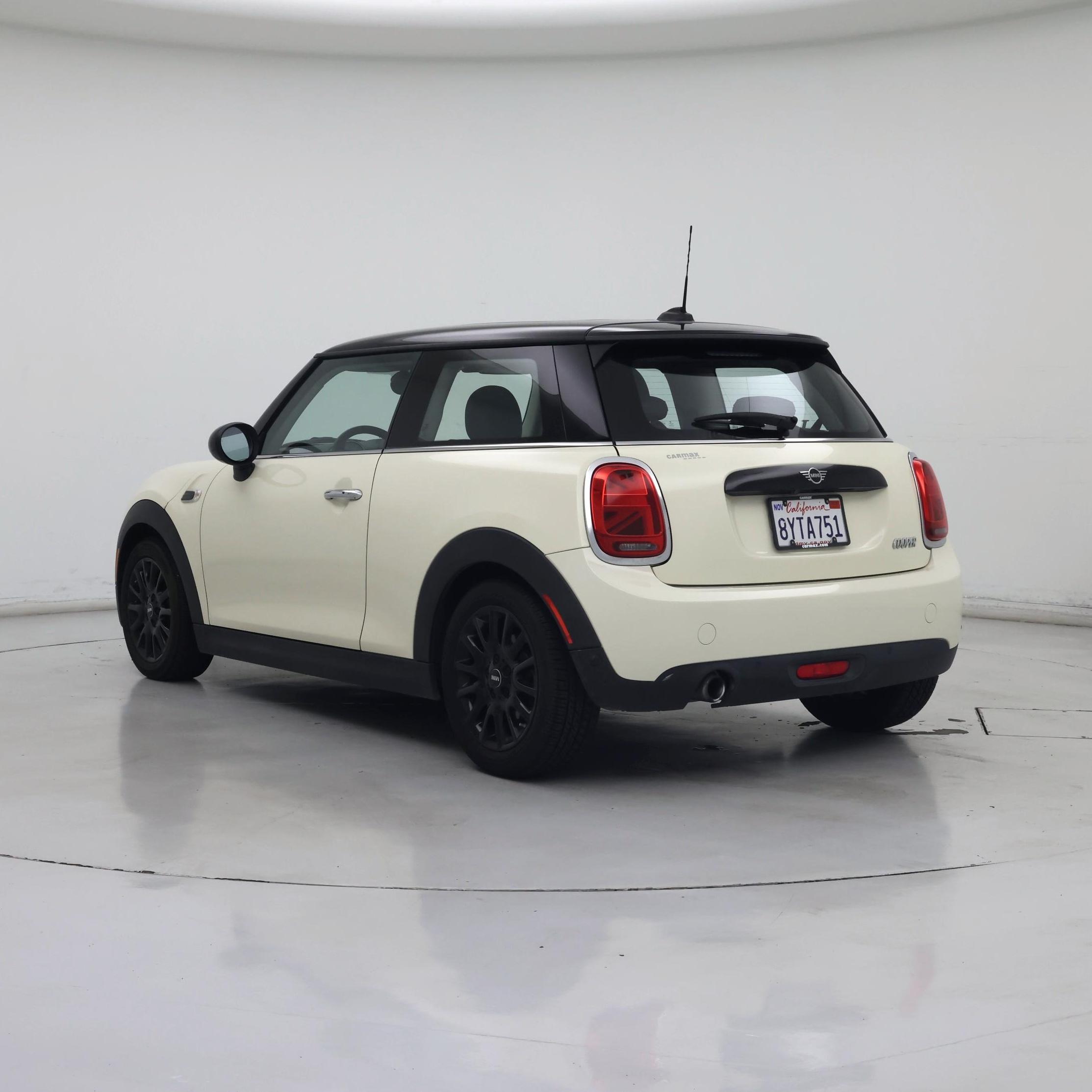 Thumbnail: 2019 MINI Cooper Hardtop - 2