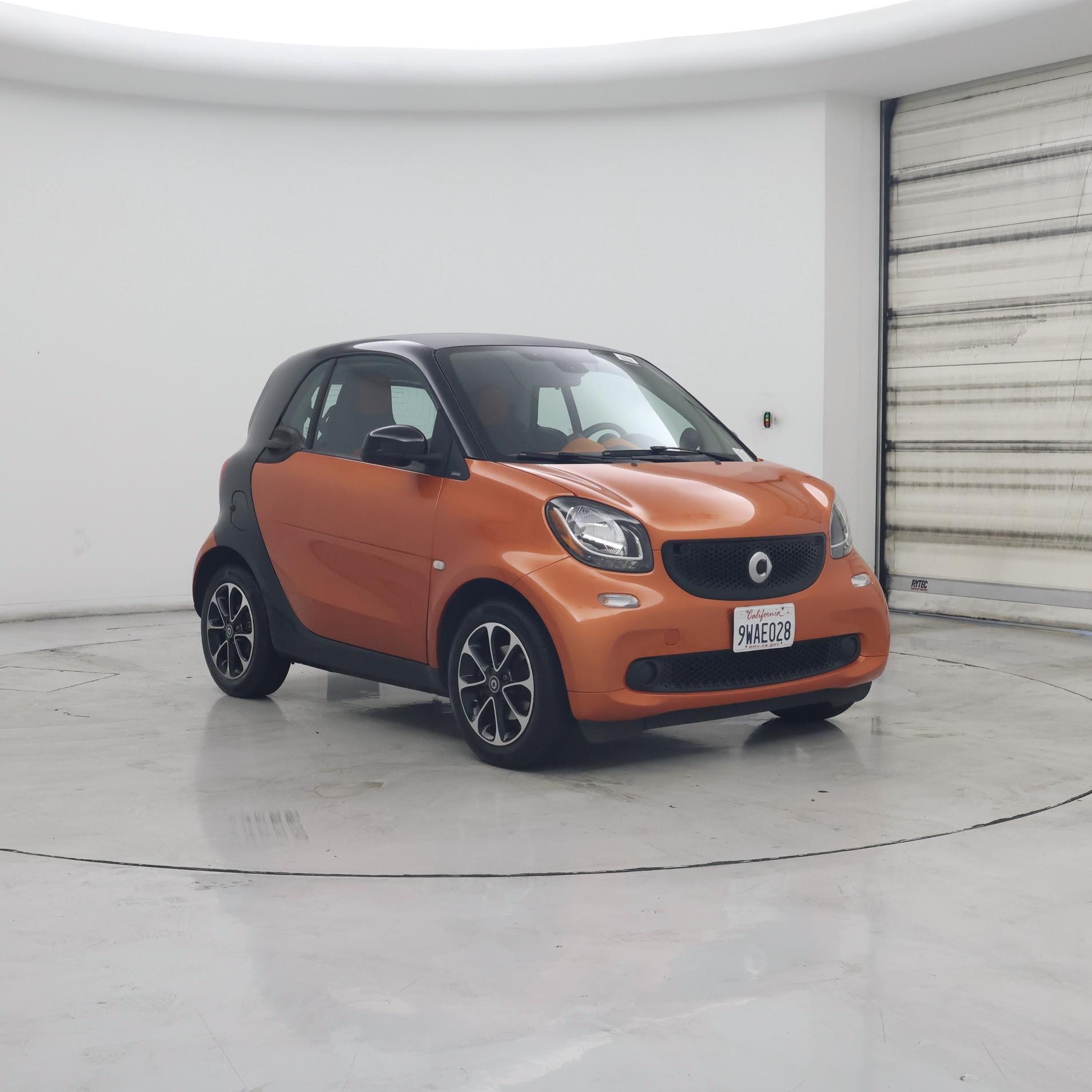 Orange 2016 smart fortwo Hatchback Rear-Wheel Drive Automatic