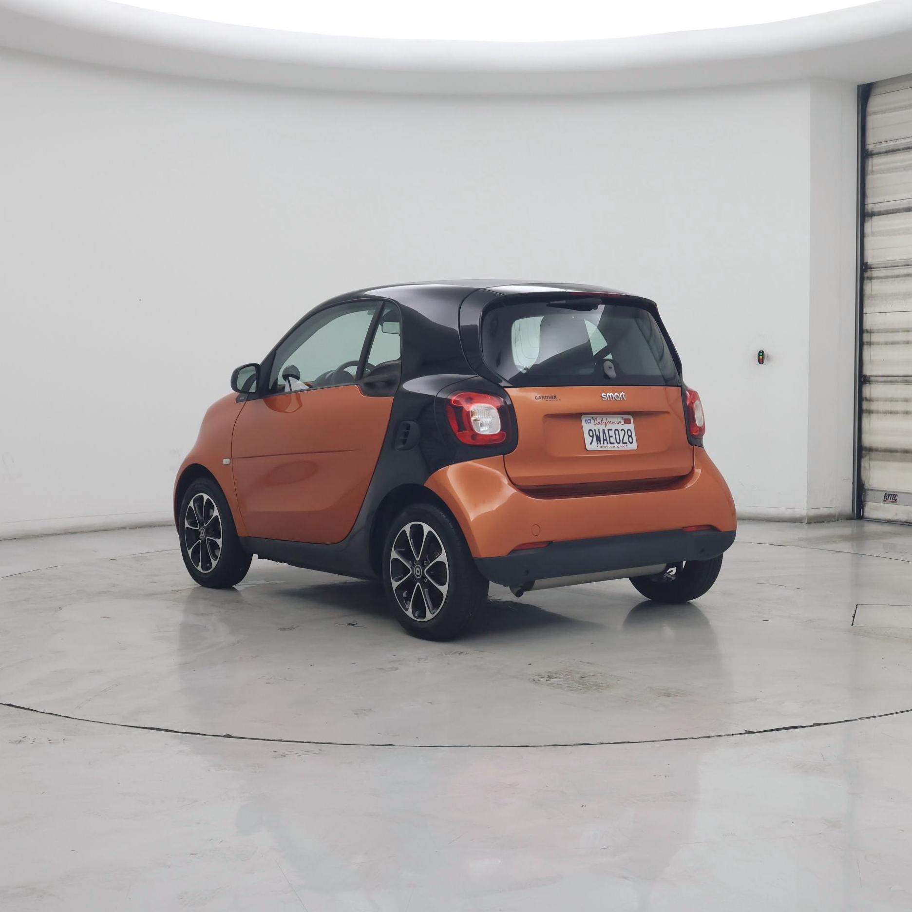 Thumbnail: 2016 smart fortwo - 2
