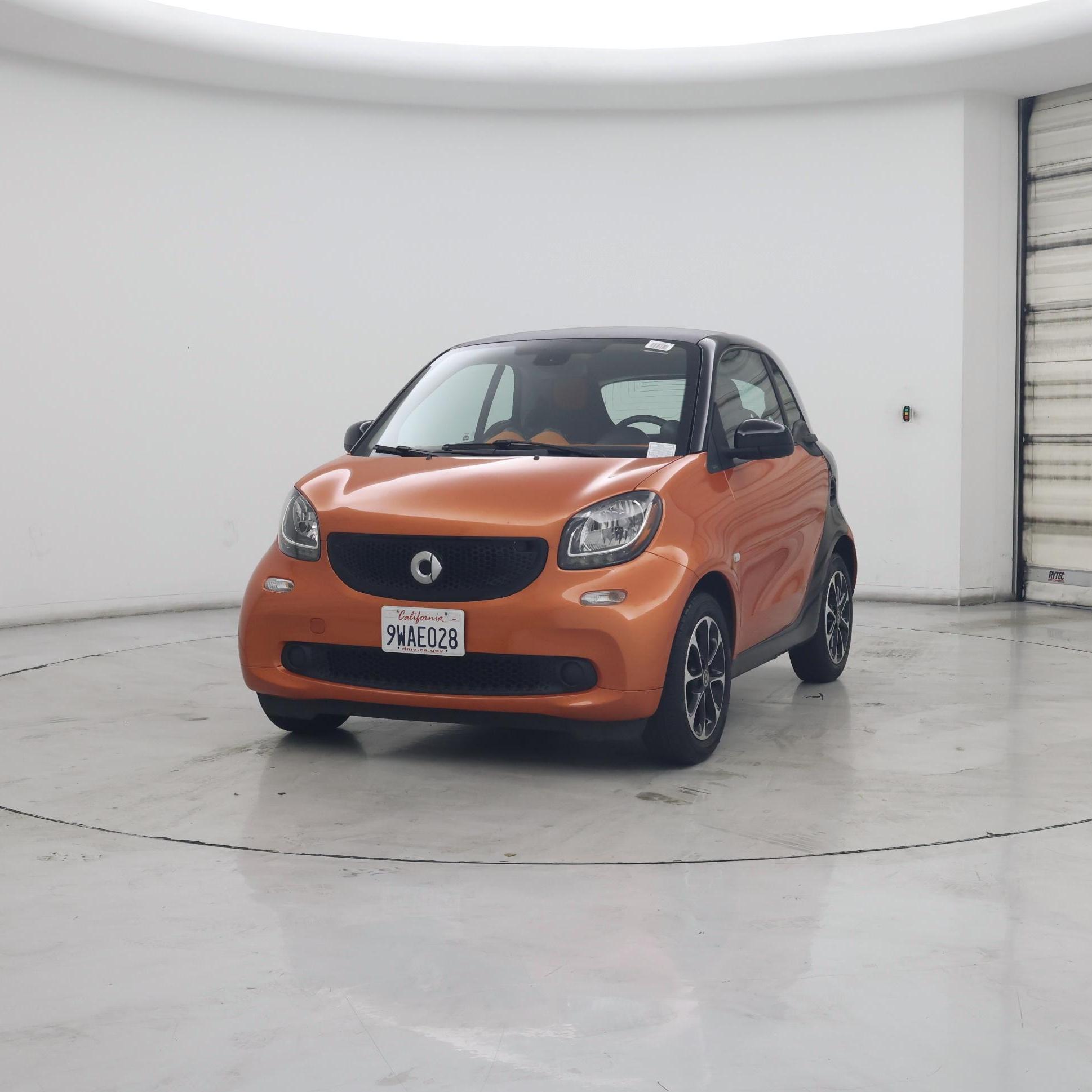 Thumbnail: 2016 smart fortwo - 4