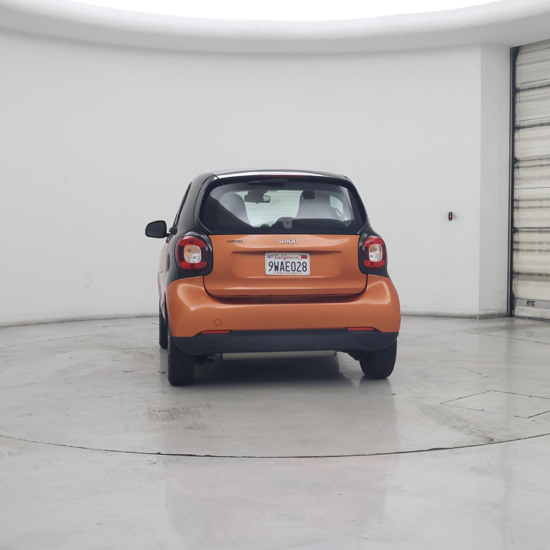 Thumbnail: 2016 smart fortwo - 6
