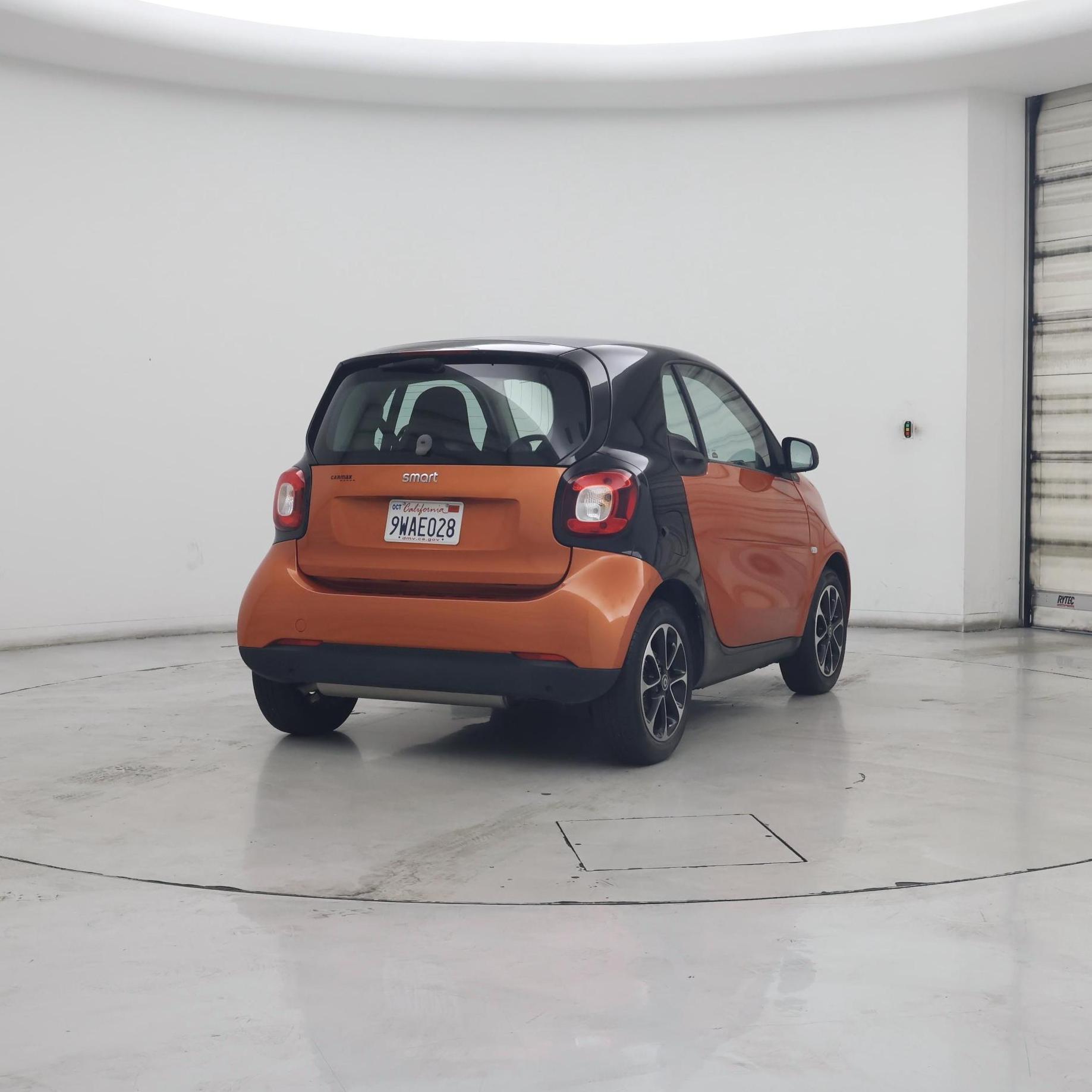 Thumbnail: 2016 smart fortwo - 8