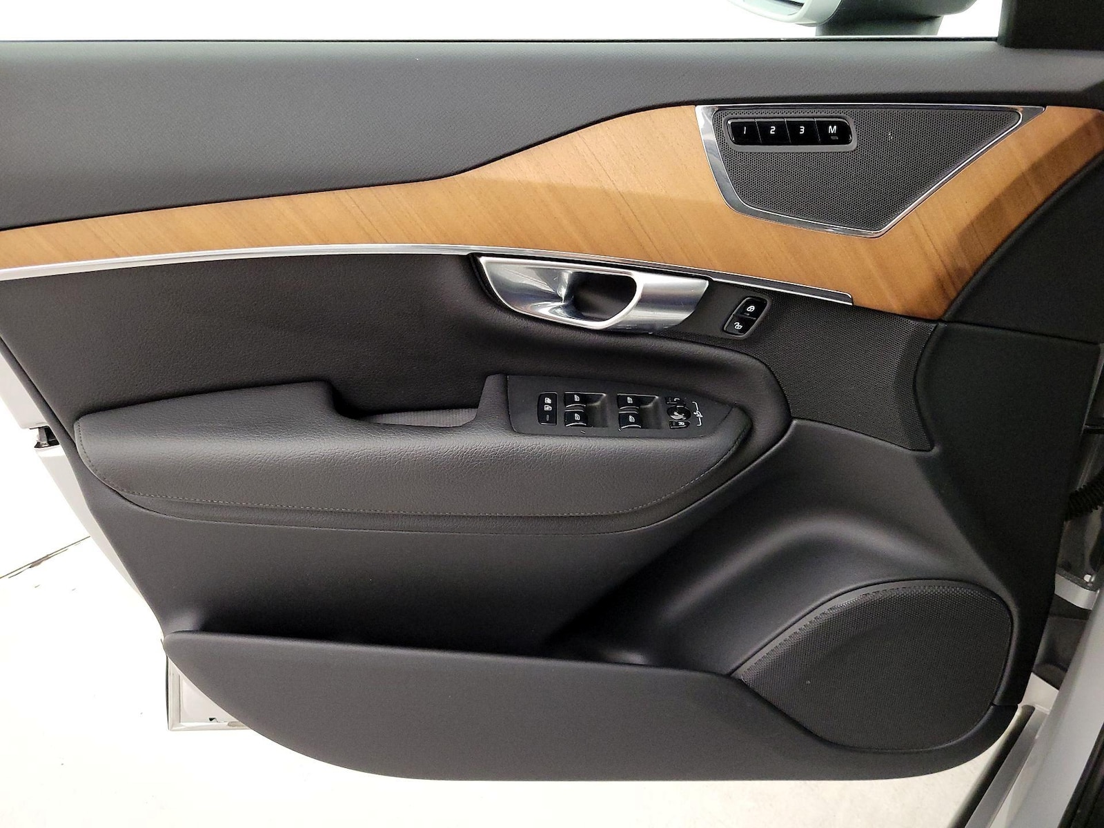 2022 Volvo XC90 Momentum - Photo 13