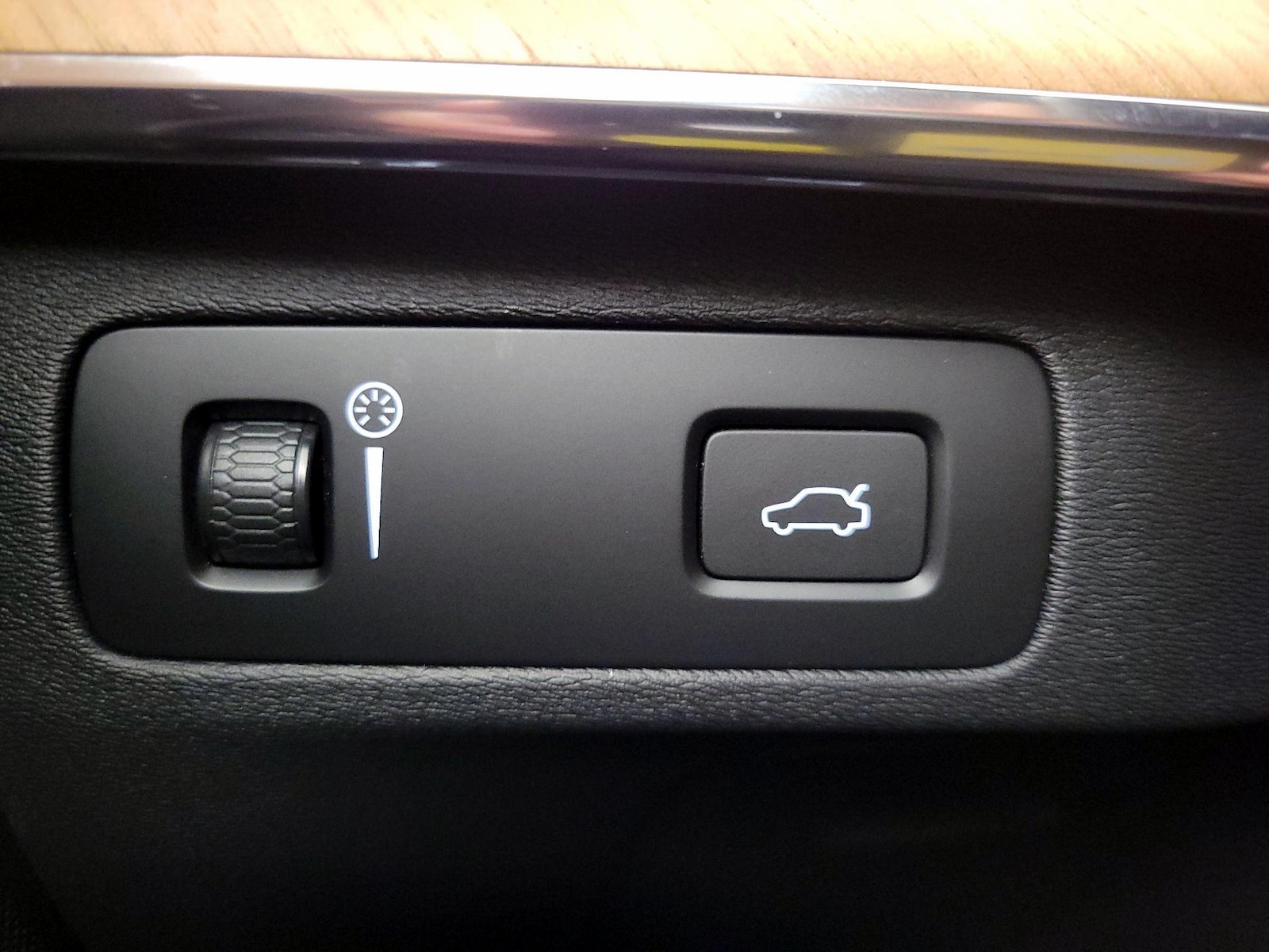 2022 Volvo XC90 Momentum - Photo 14