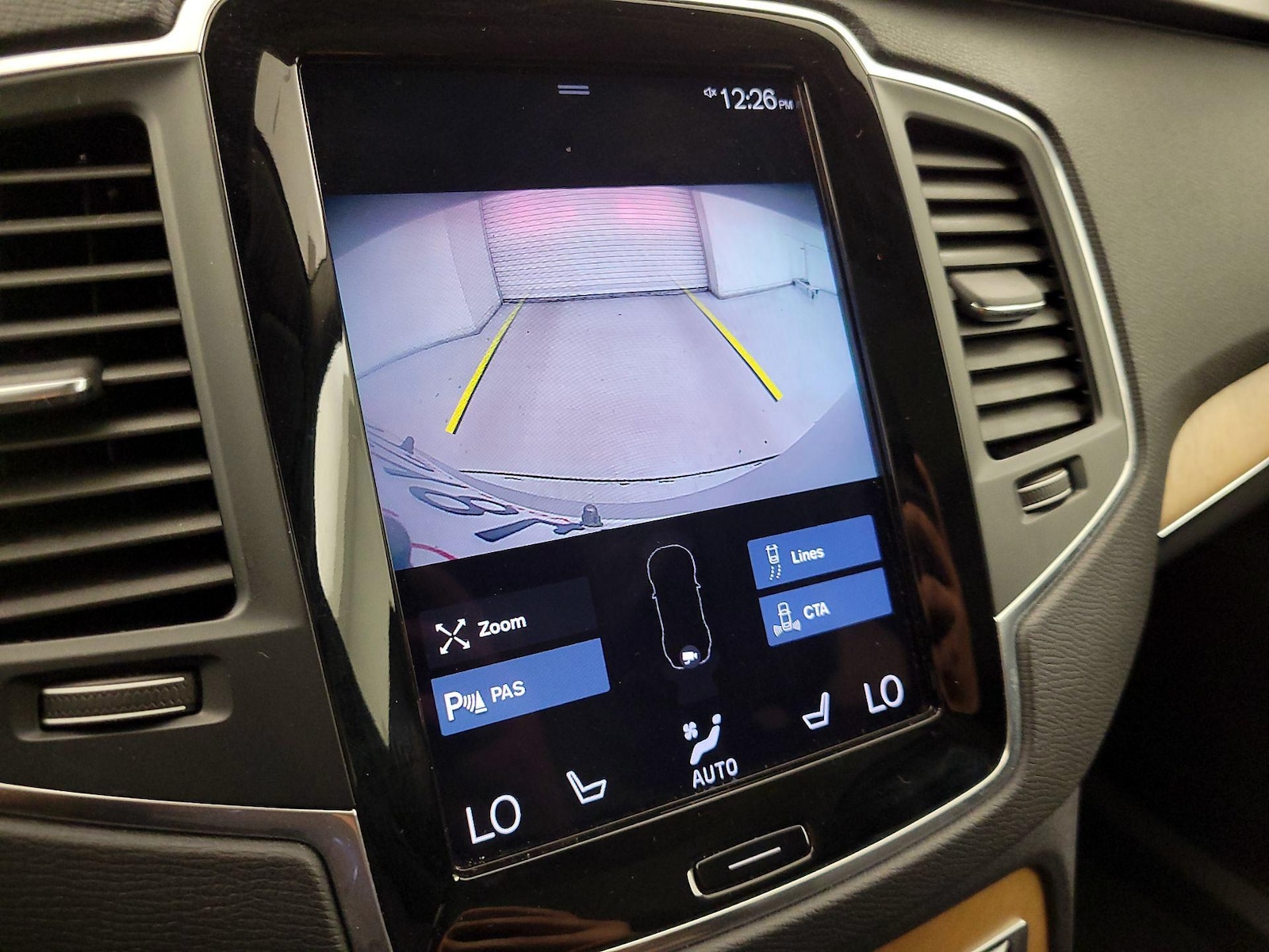 2022 Volvo XC90 Momentum - Photo 16