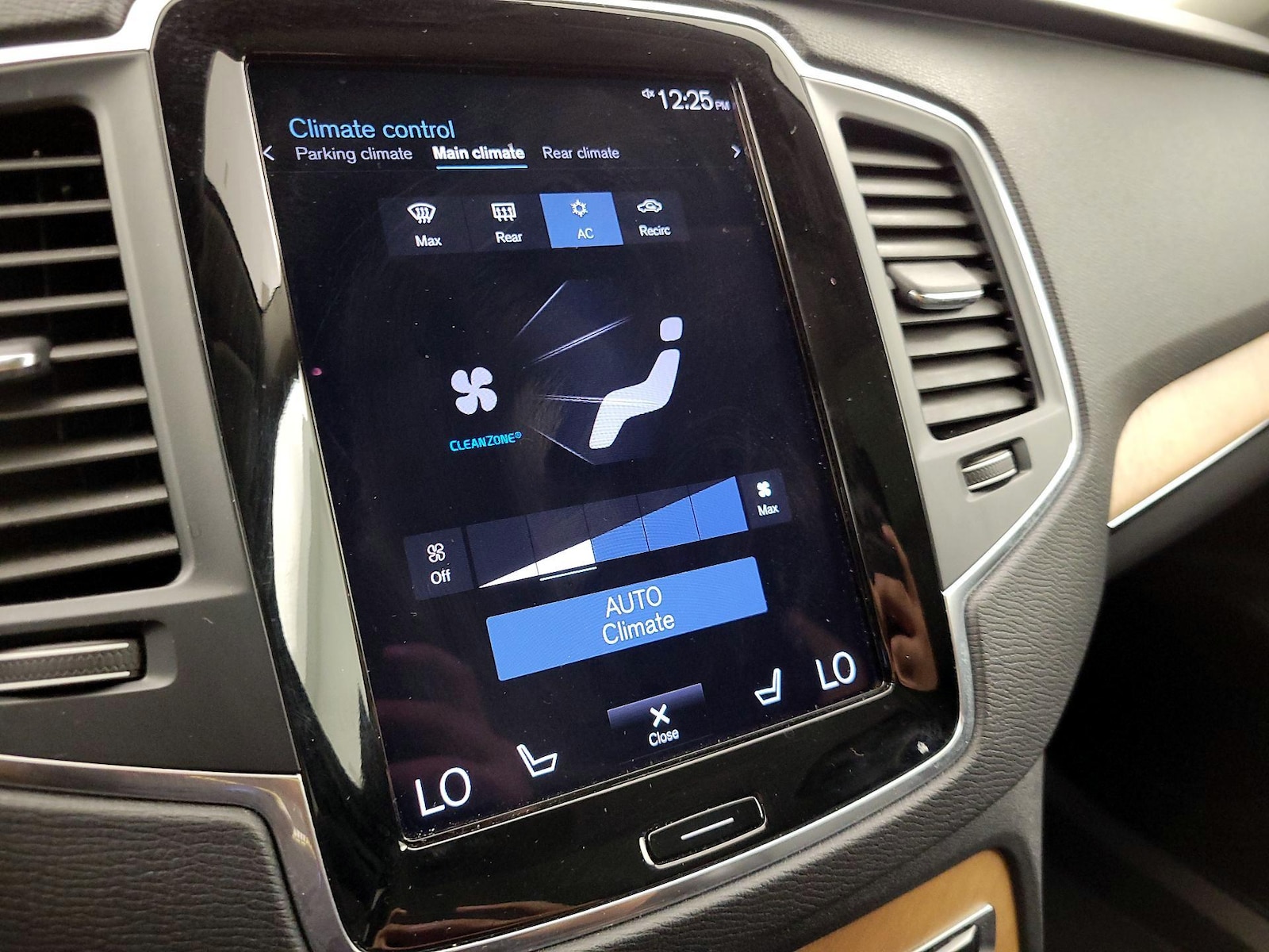 2022 Volvo XC90 Momentum - Photo 18