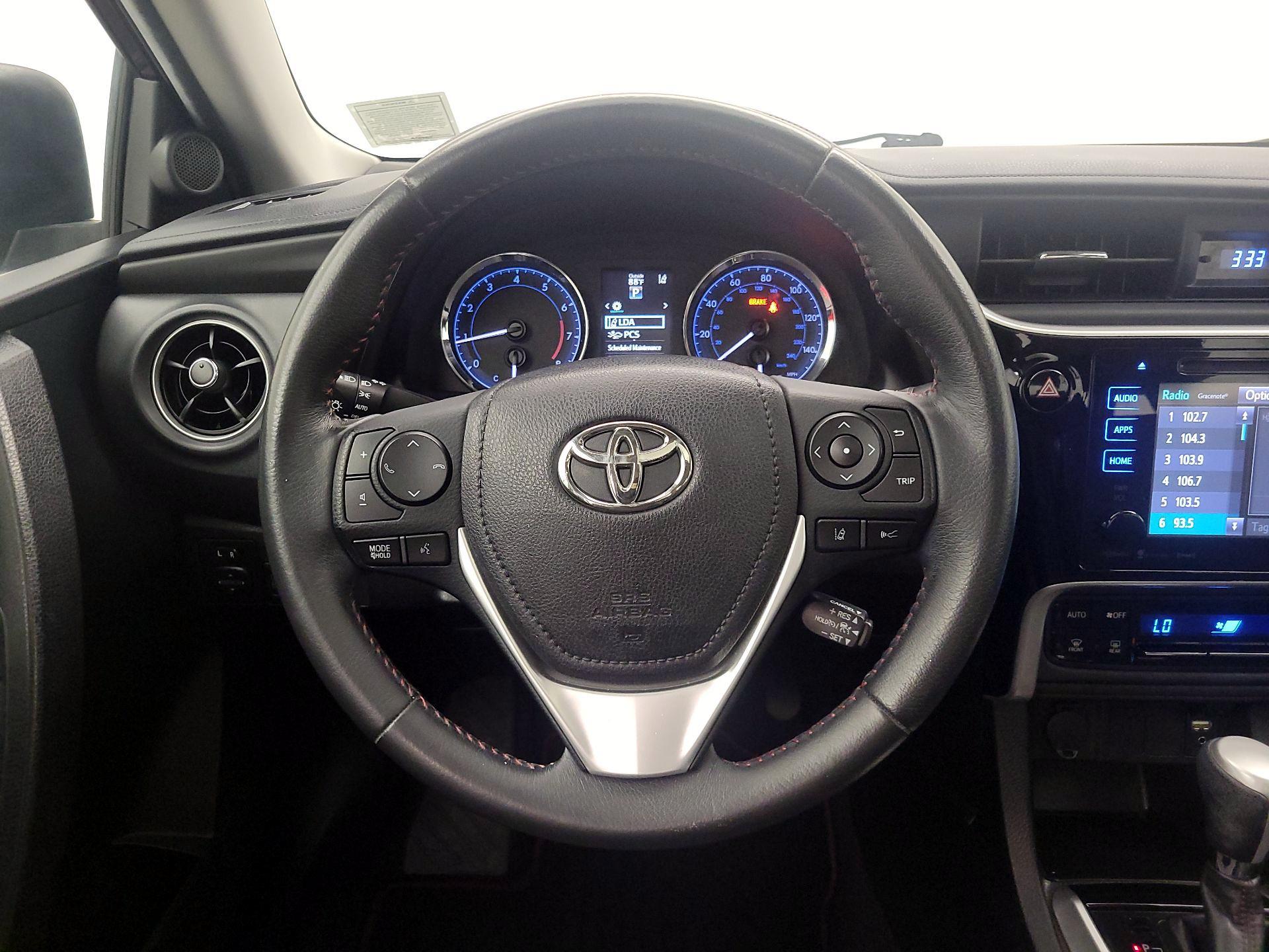 Thumbnail: 2017 Toyota Corolla - 10