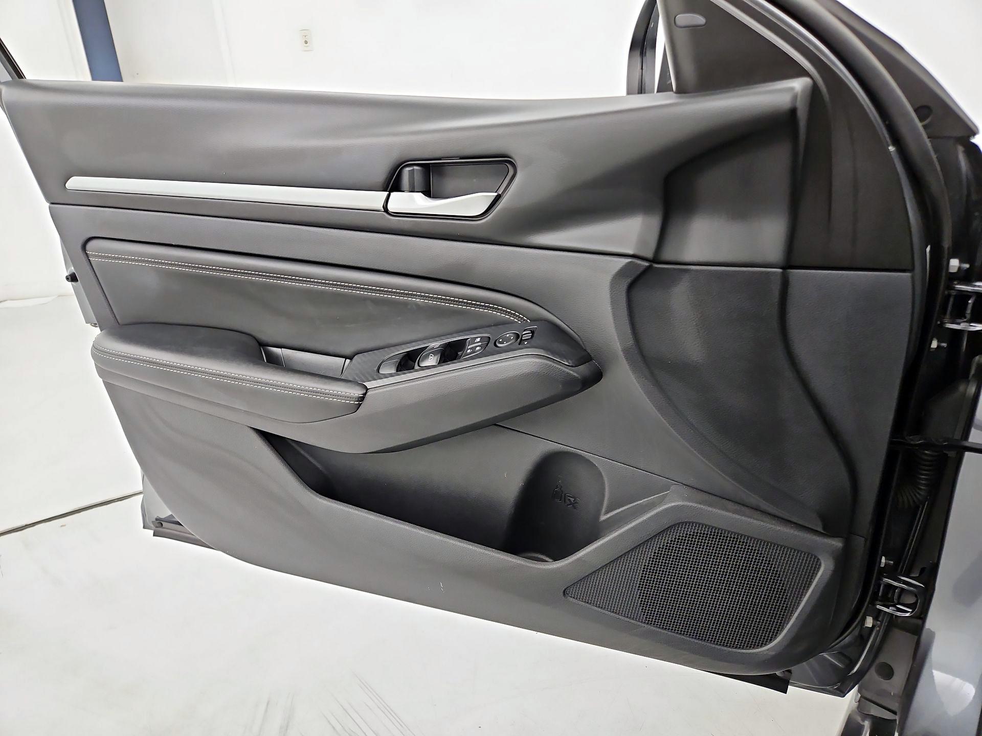Thumbnail: 2019 Nissan Altima - 12
