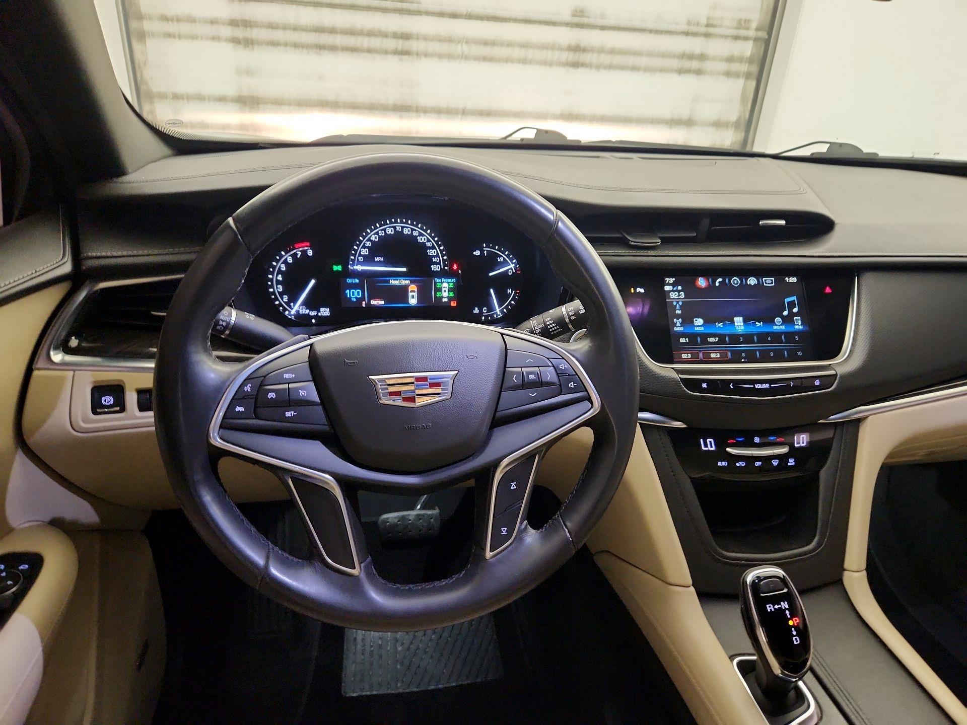 Thumbnail: 2018 Cadillac XT5 - 10