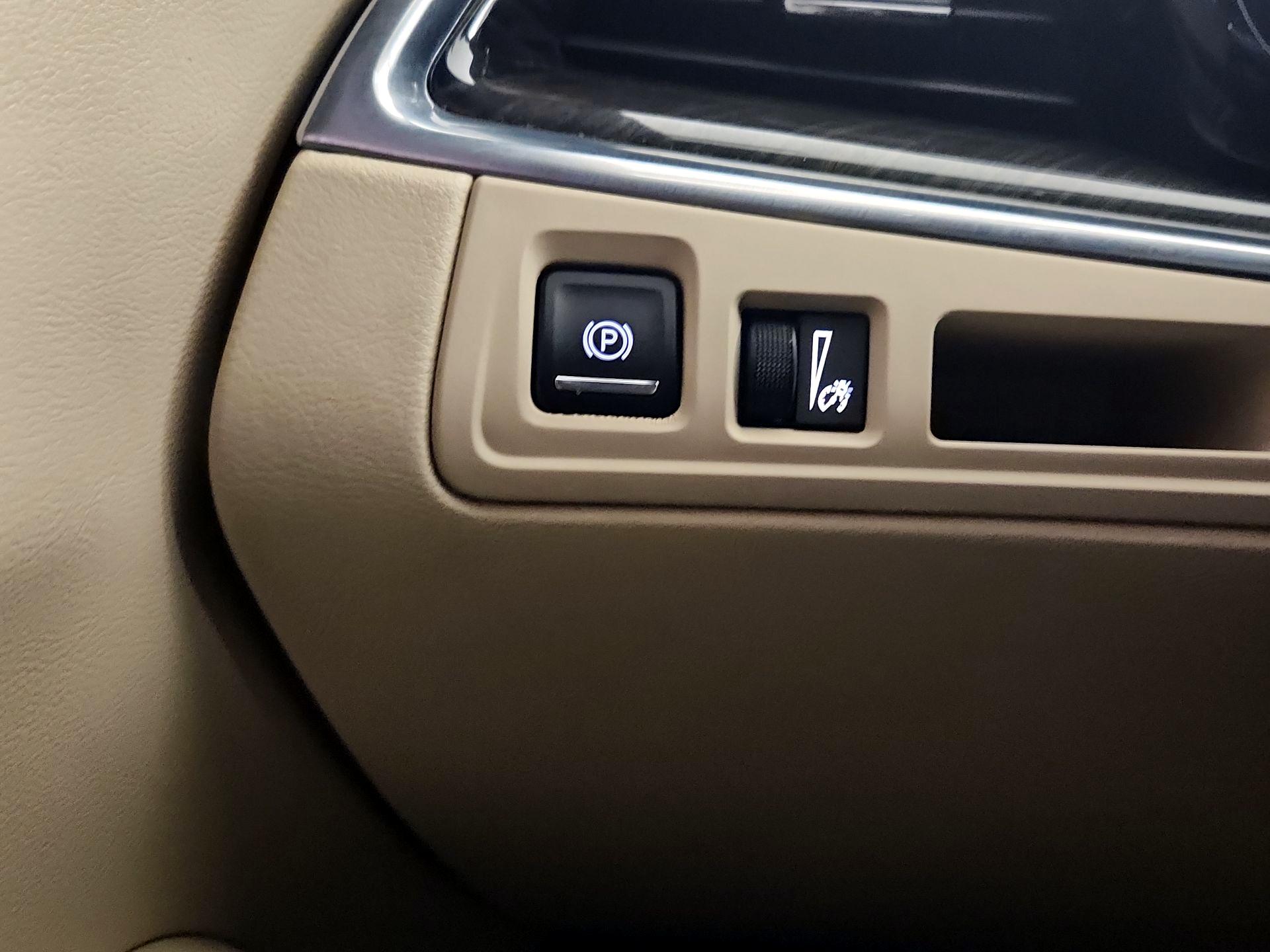 Thumbnail: 2018 Cadillac XT5 - 13
