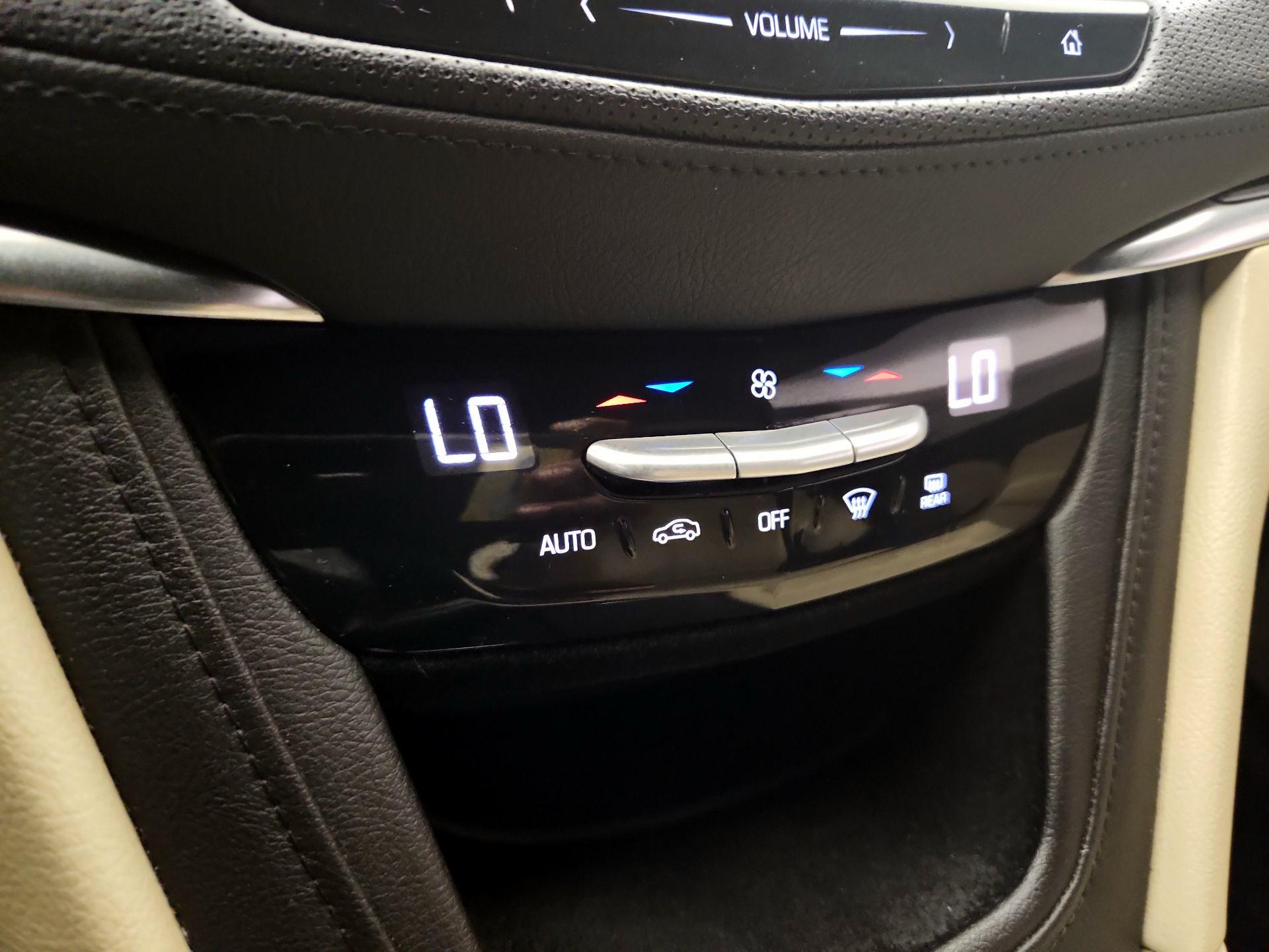 Thumbnail: 2018 Cadillac XT5 - 16