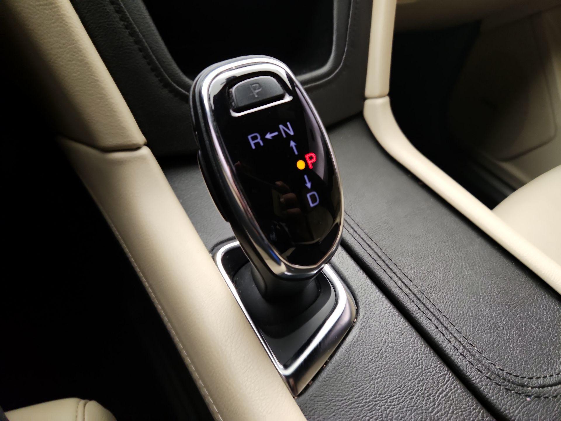 Thumbnail: 2018 Cadillac XT5 - 17