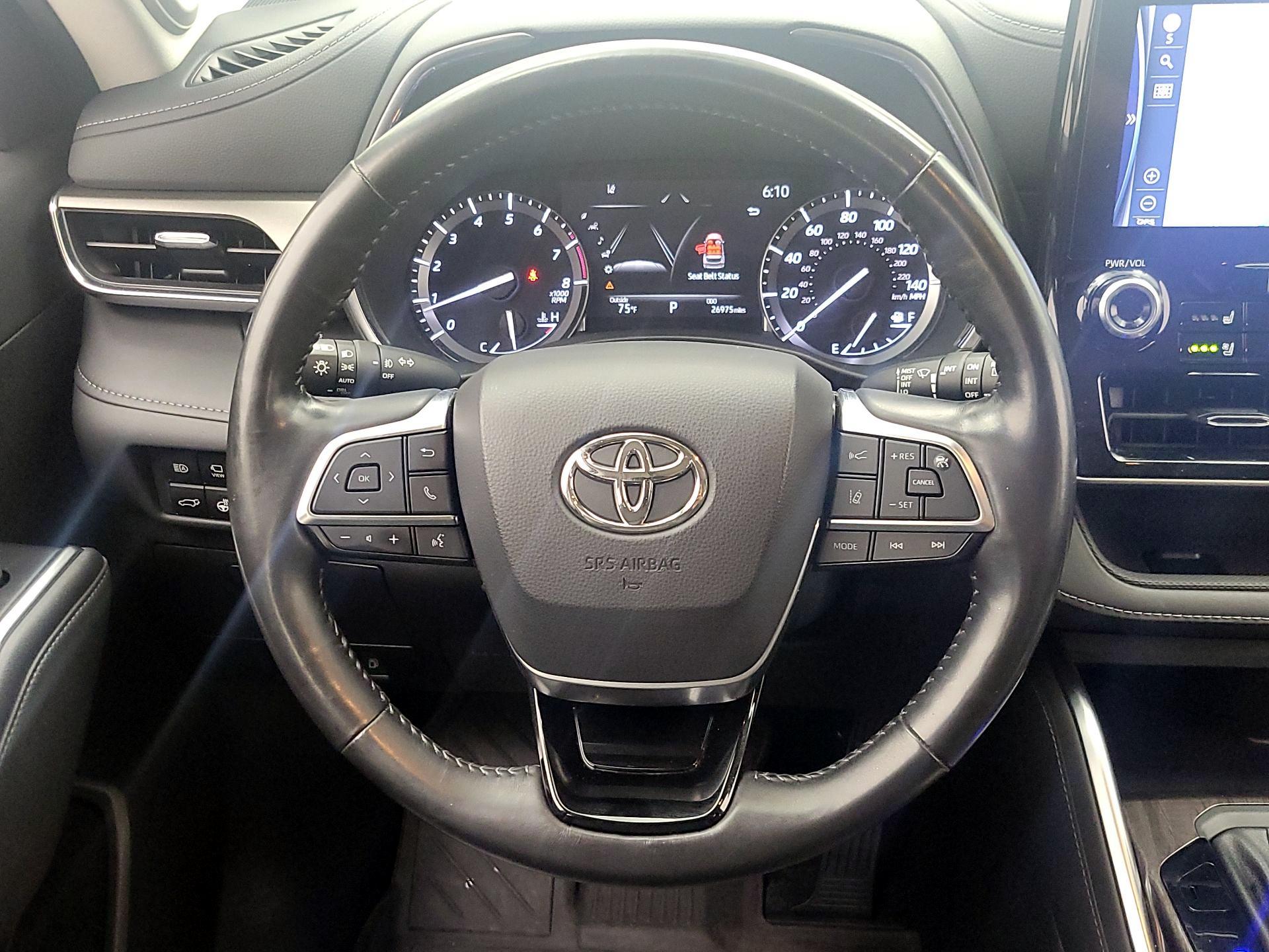 Thumbnail: 2021 Toyota Highlander - 10