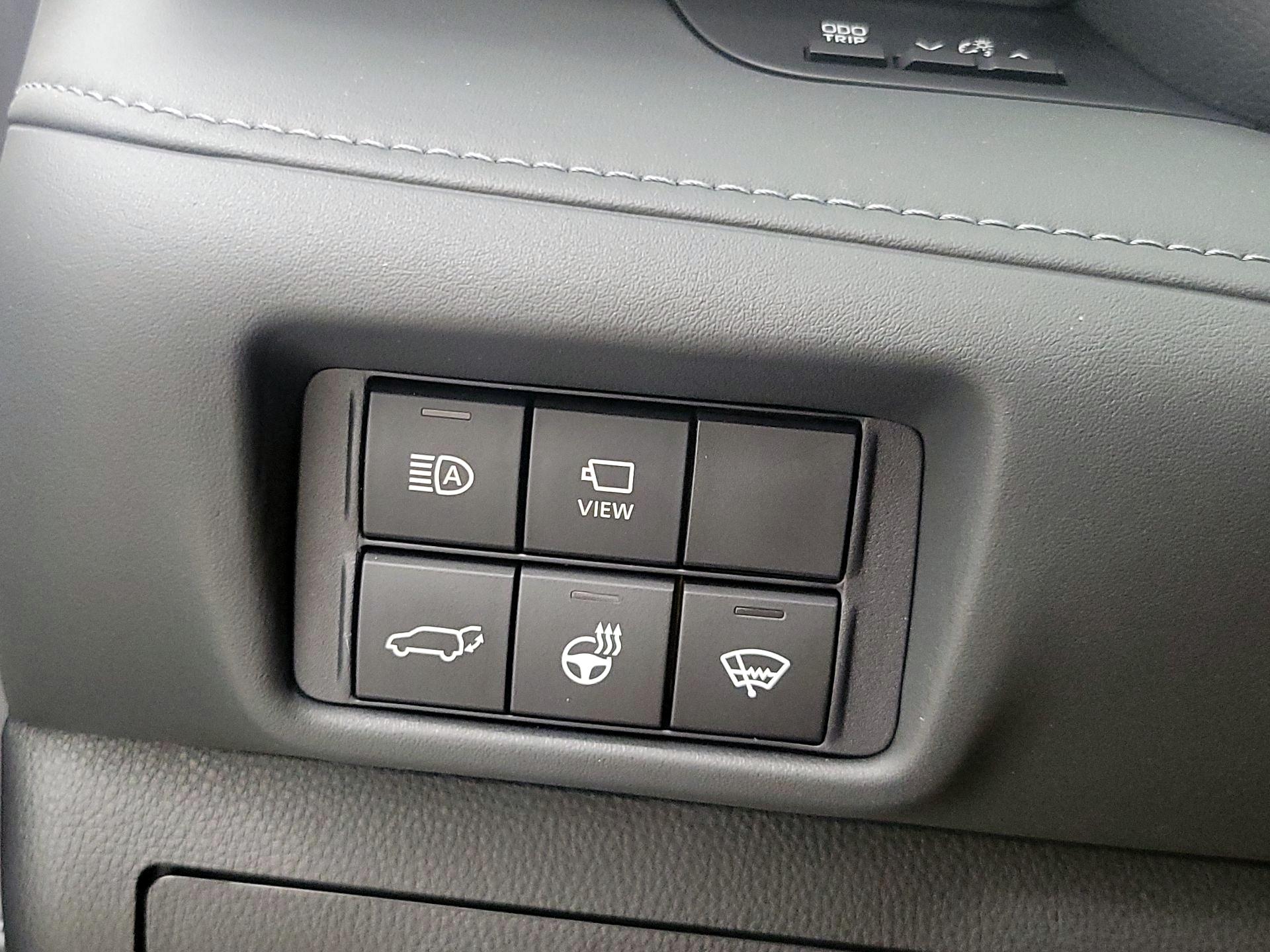 Thumbnail: 2021 Toyota Highlander - 13
