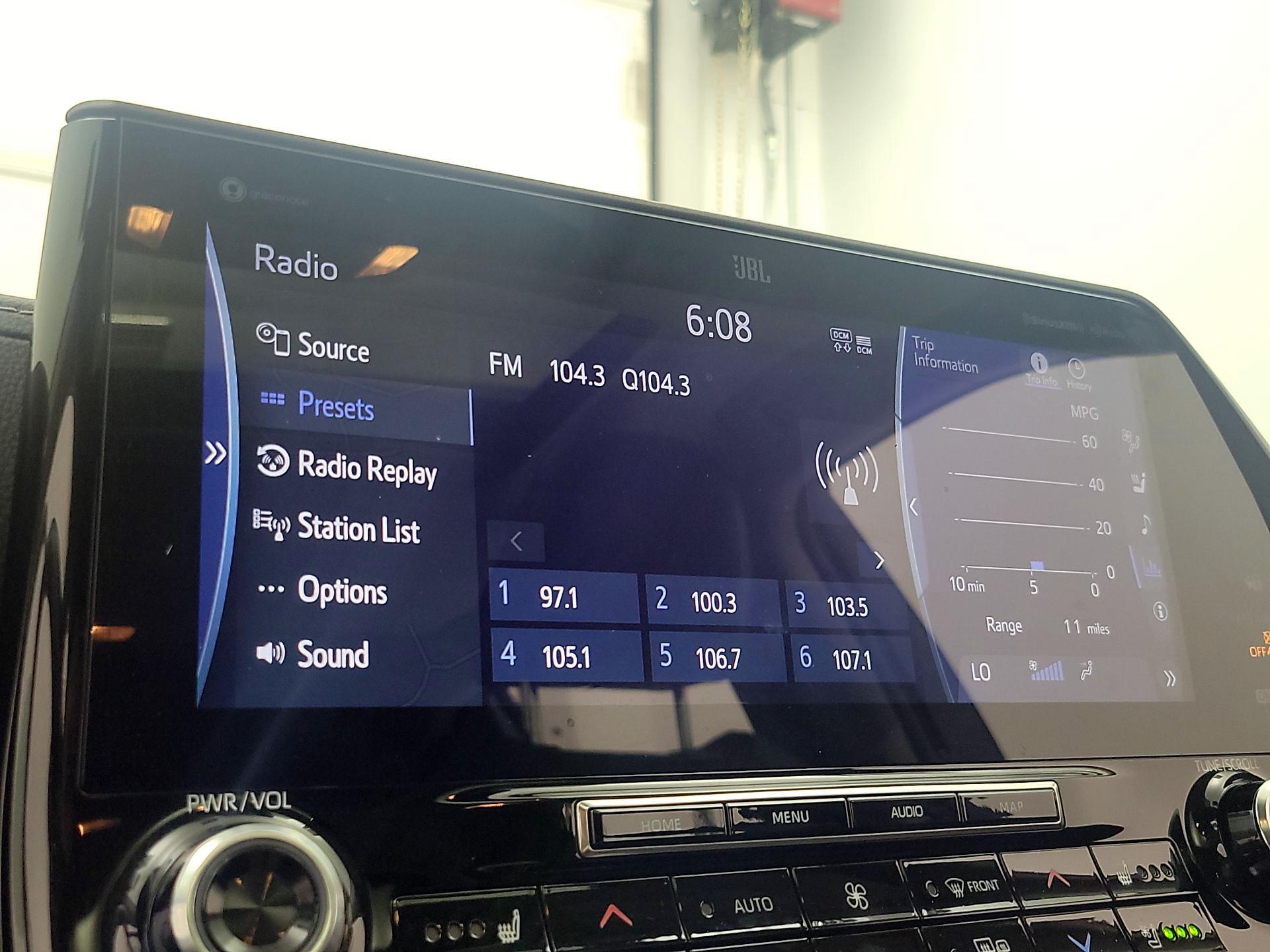 Thumbnail: 2021 Toyota Highlander - 16