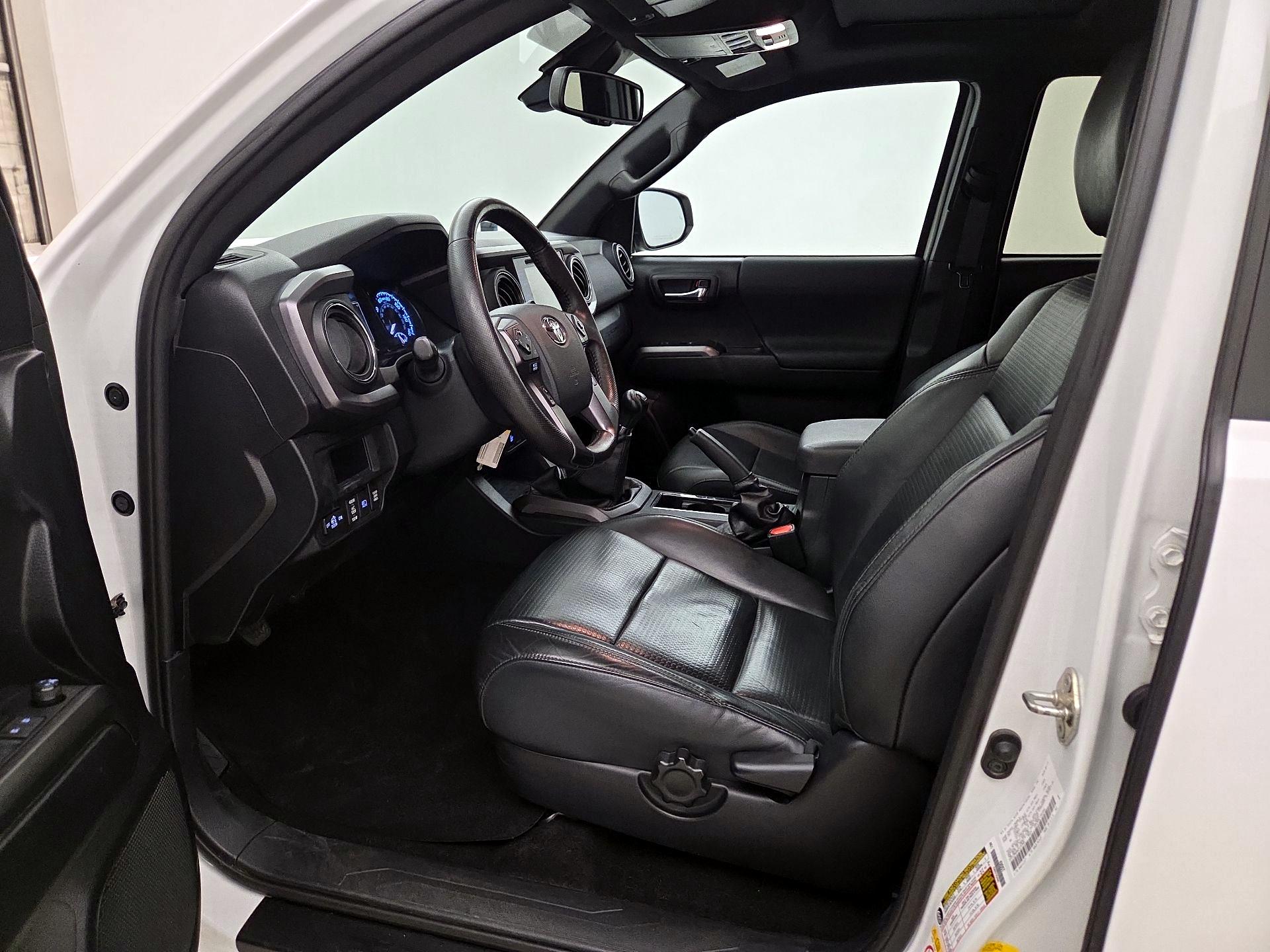 Thumbnail: 2019 Toyota Tacoma - 11