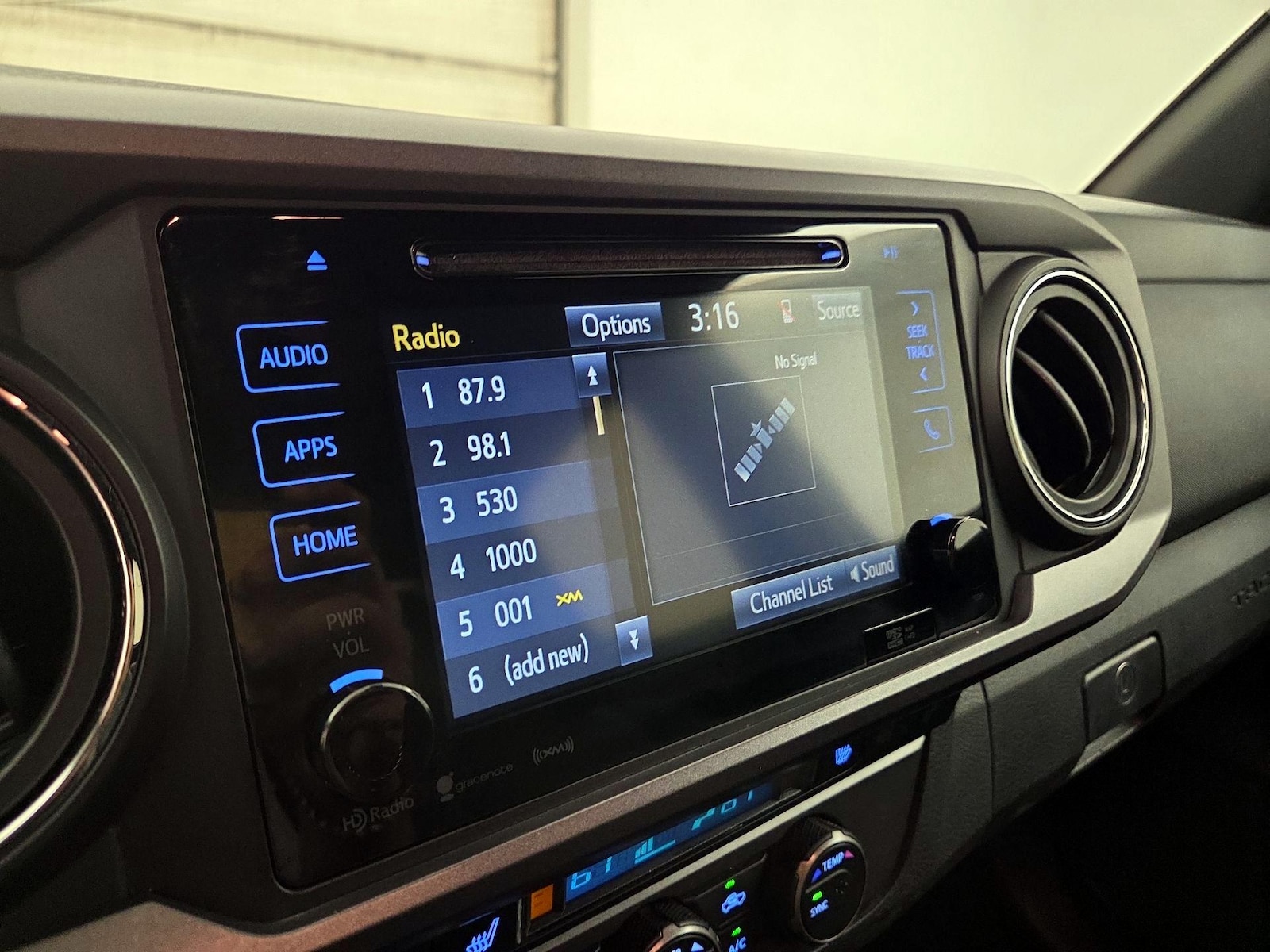 2019 Toyota Tacoma TRD Off Road - Photo 17