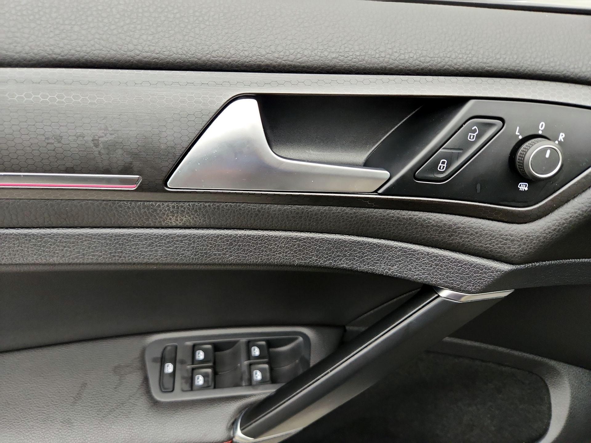 Thumbnail: 2021 Volkswagen Golf - 12